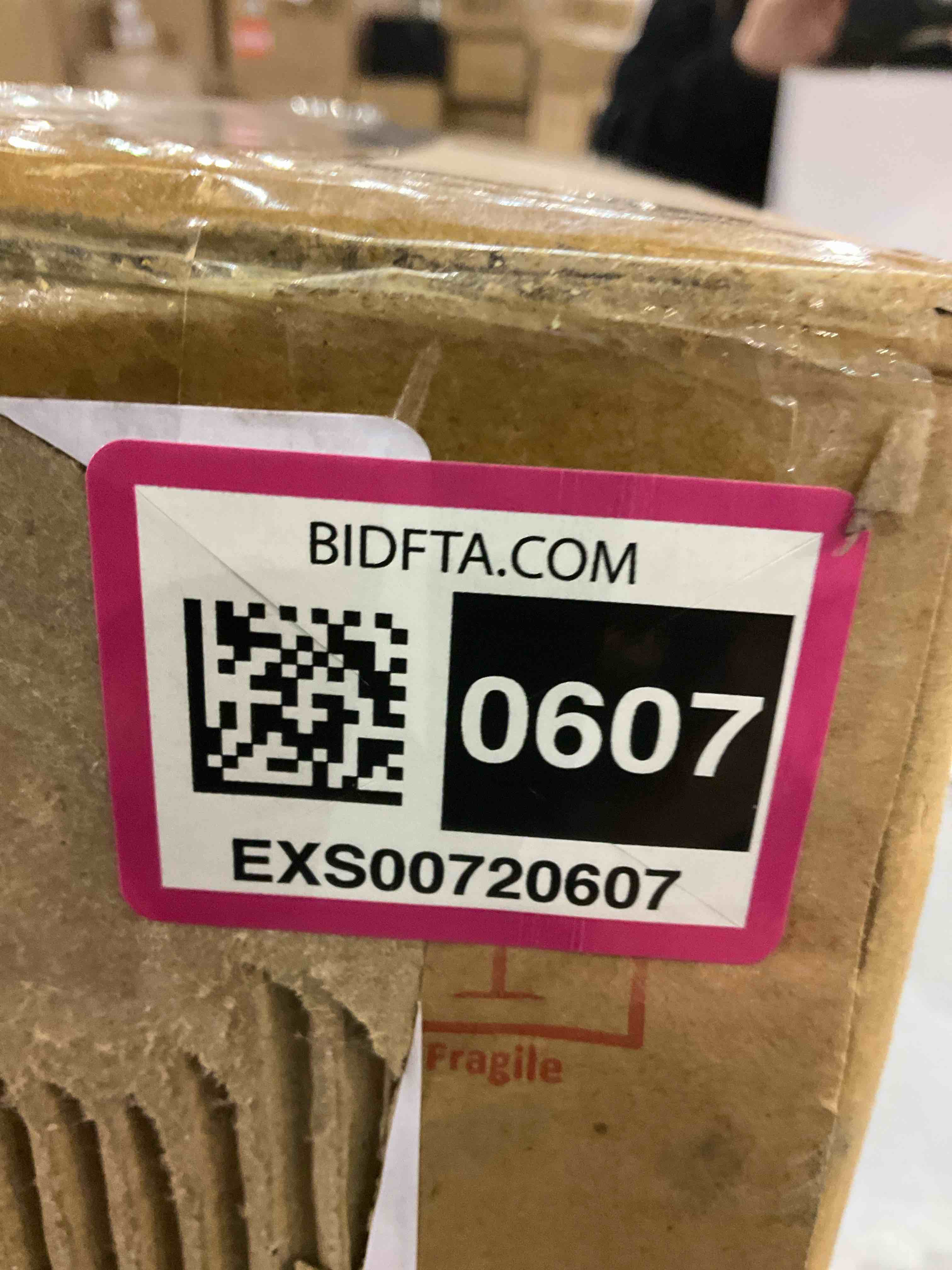 https://s3.amazonaws.com/lotting-images-prod/bidfta/EXS00720607_1703187374191.jpeg