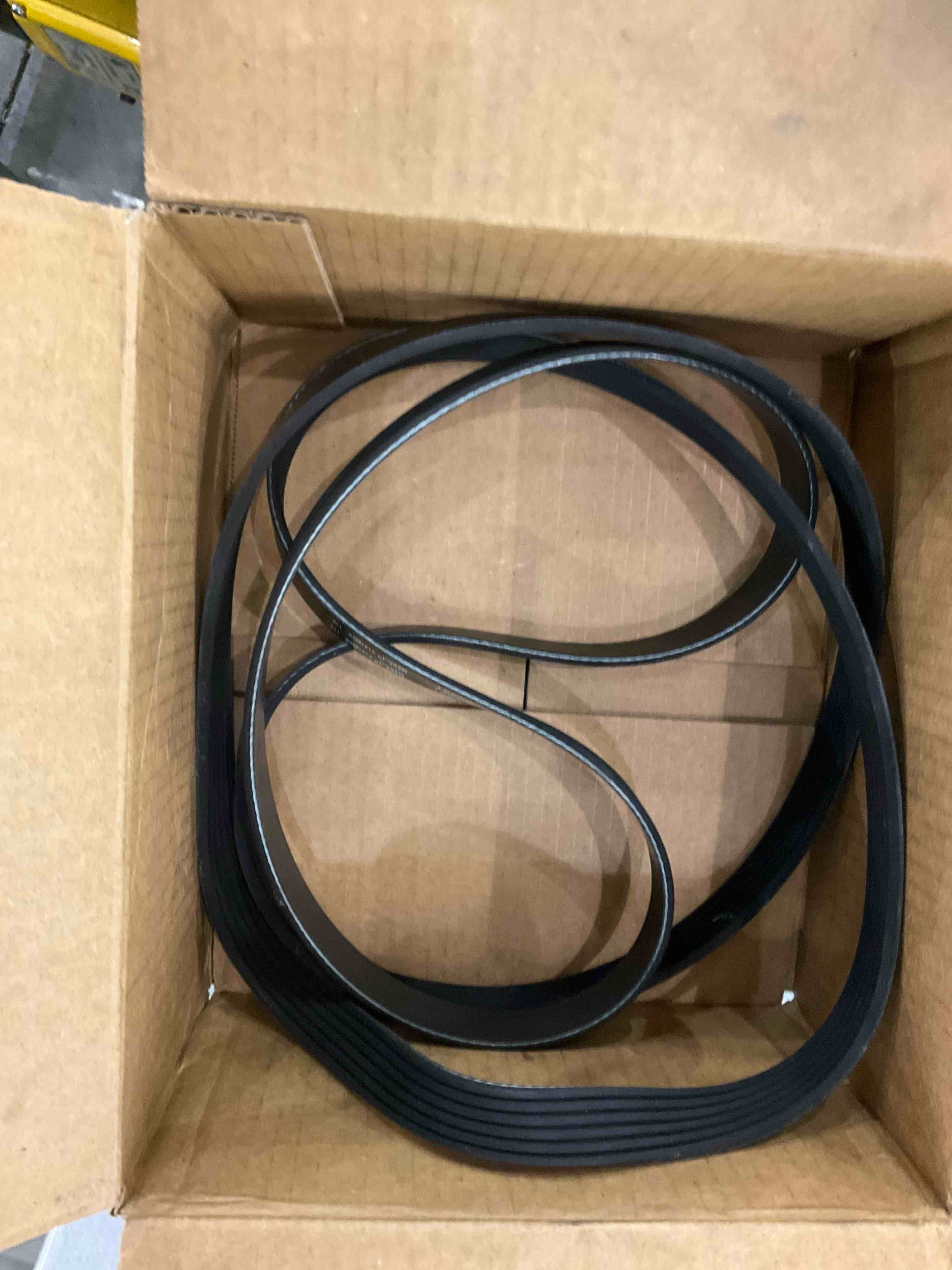 https://s3.amazonaws.com/lotting-images-prod/bidfta/EXS00720708_1704305859517.jpeg