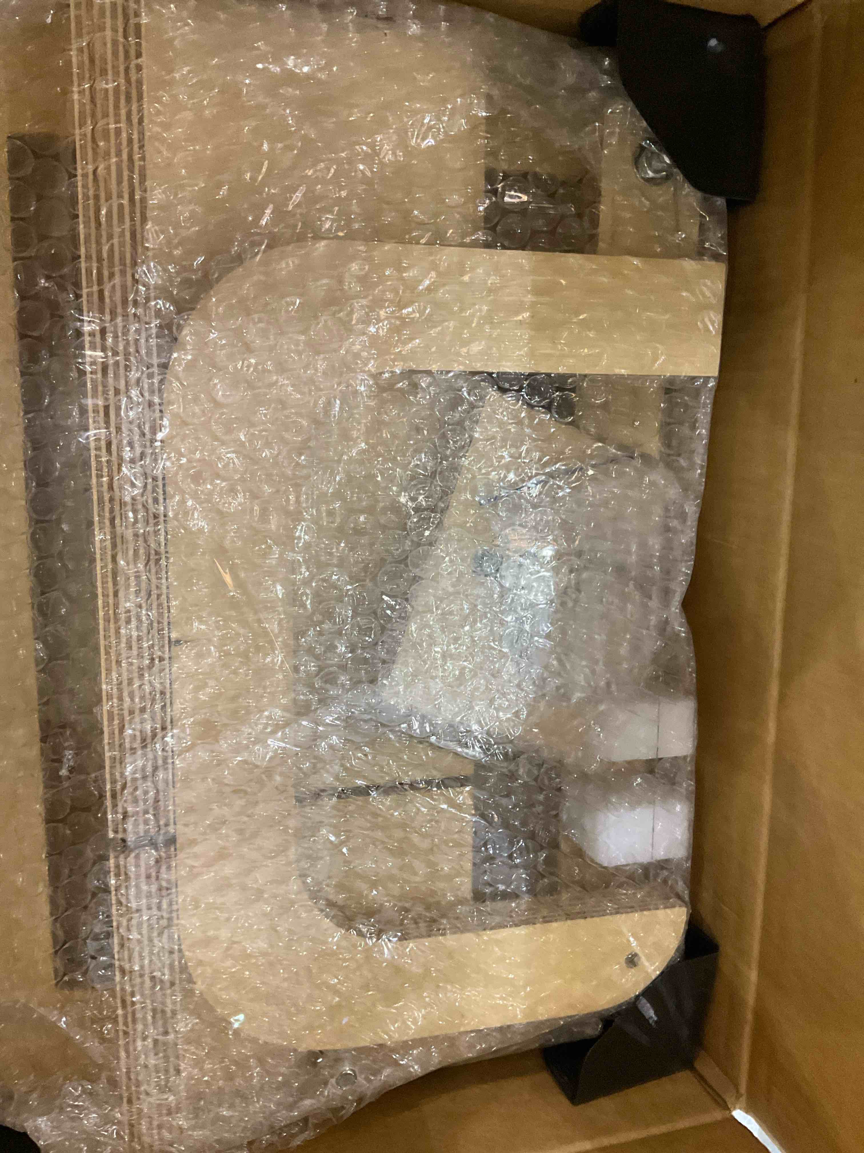 https://s3.amazonaws.com/lotting-images-prod/bidfta/EXS00720837_1703705408241.jpeg