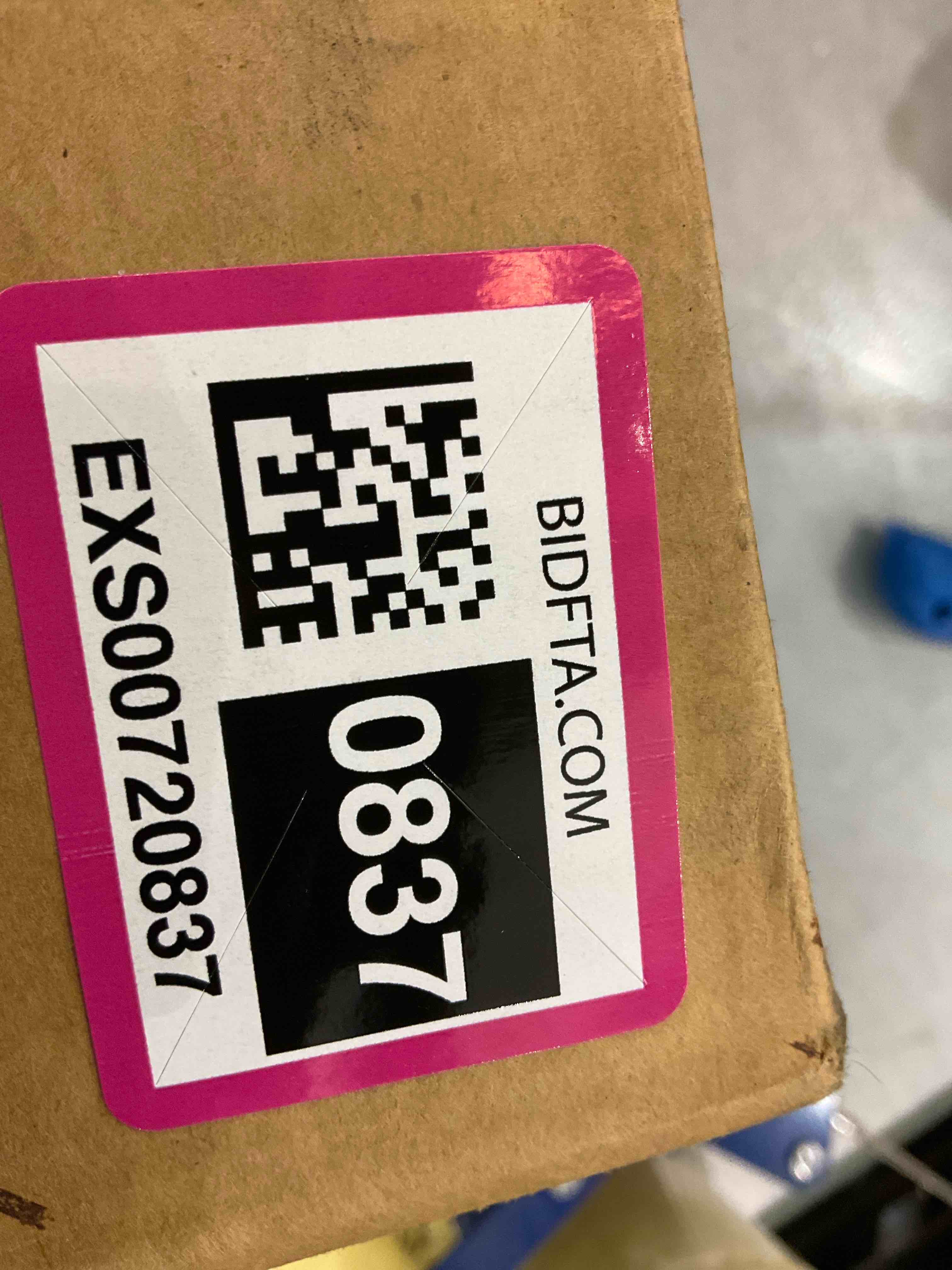 https://s3.amazonaws.com/lotting-images-prod/bidfta/EXS00720837_1703705454365.jpeg
