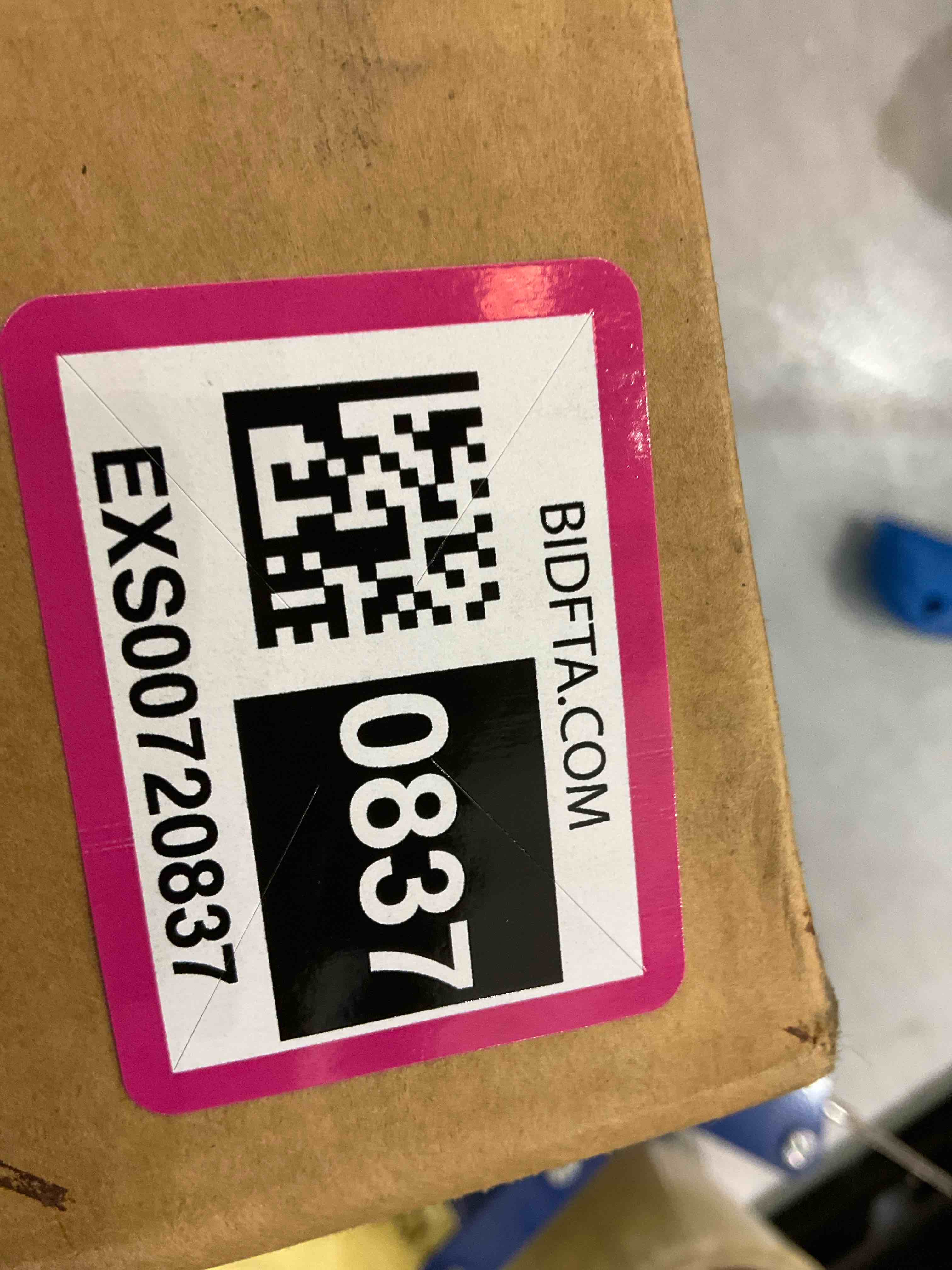 https://s3.amazonaws.com/lotting-images-prod/bidfta/EXS00720837_1703705455739.jpeg