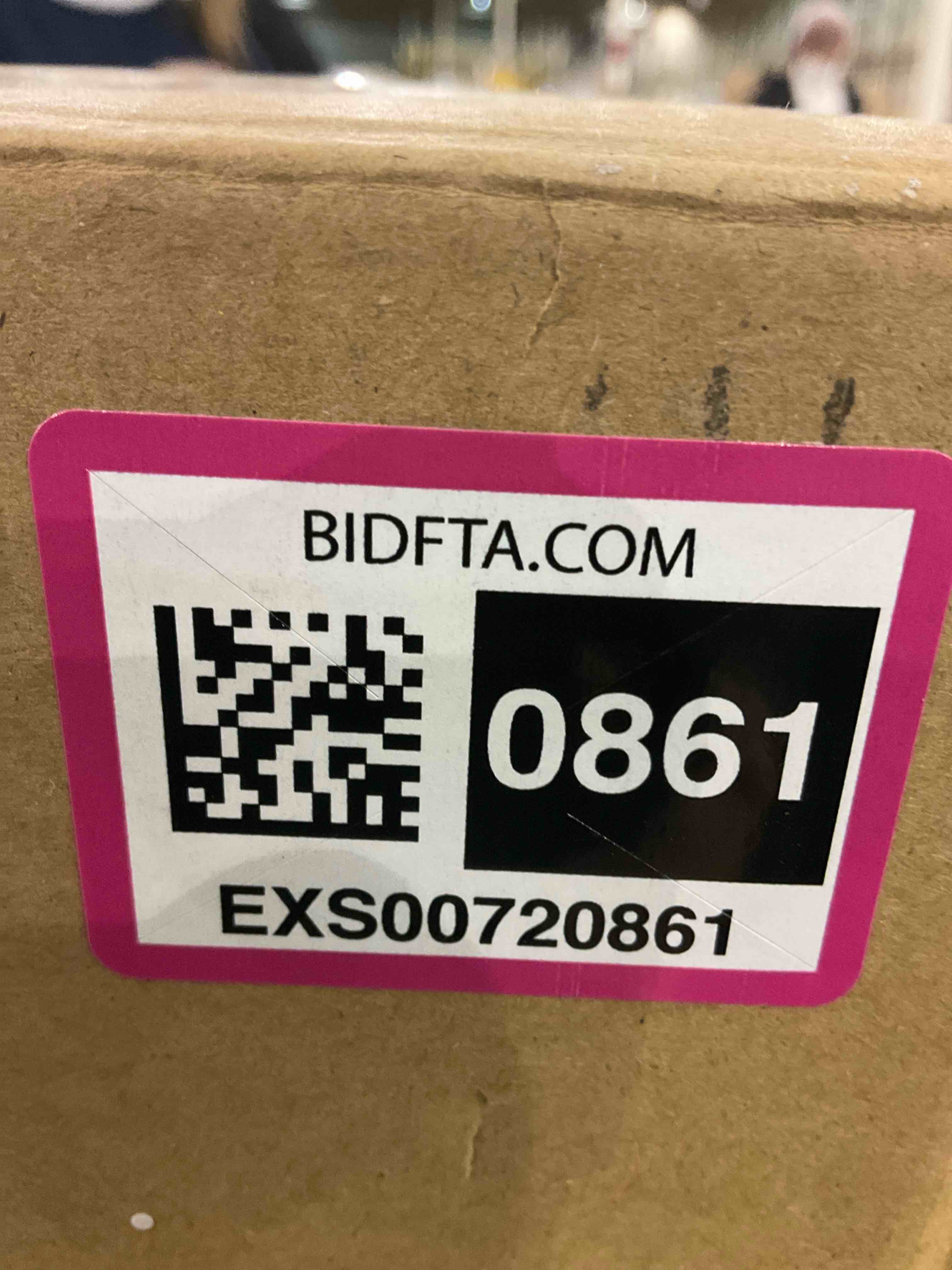 https://s3.amazonaws.com/lotting-images-prod/bidfta/EXS00720861_1703766781947.jpeg
