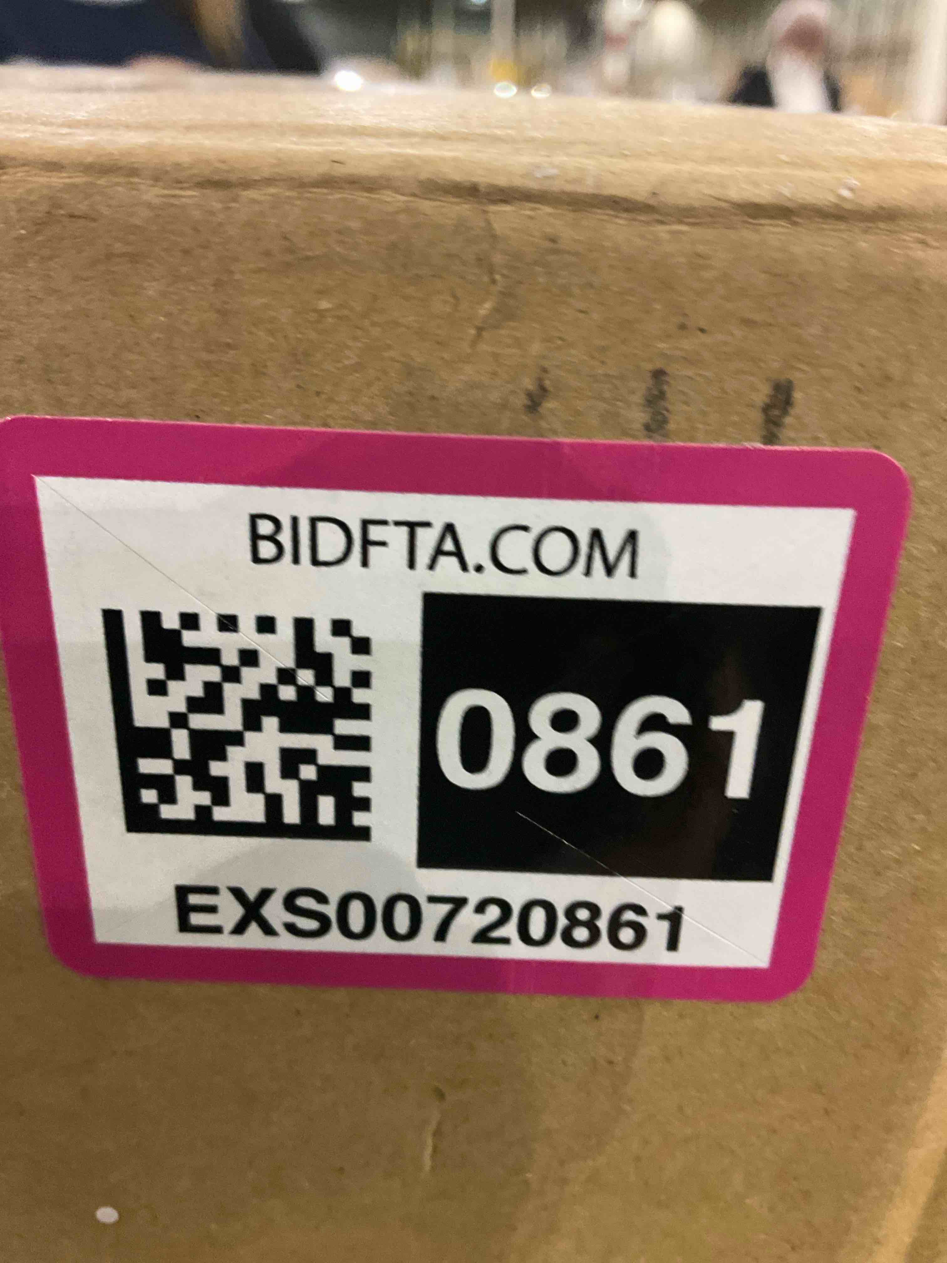 https://s3.amazonaws.com/lotting-images-prod/bidfta/EXS00720861_1703766783101.jpeg