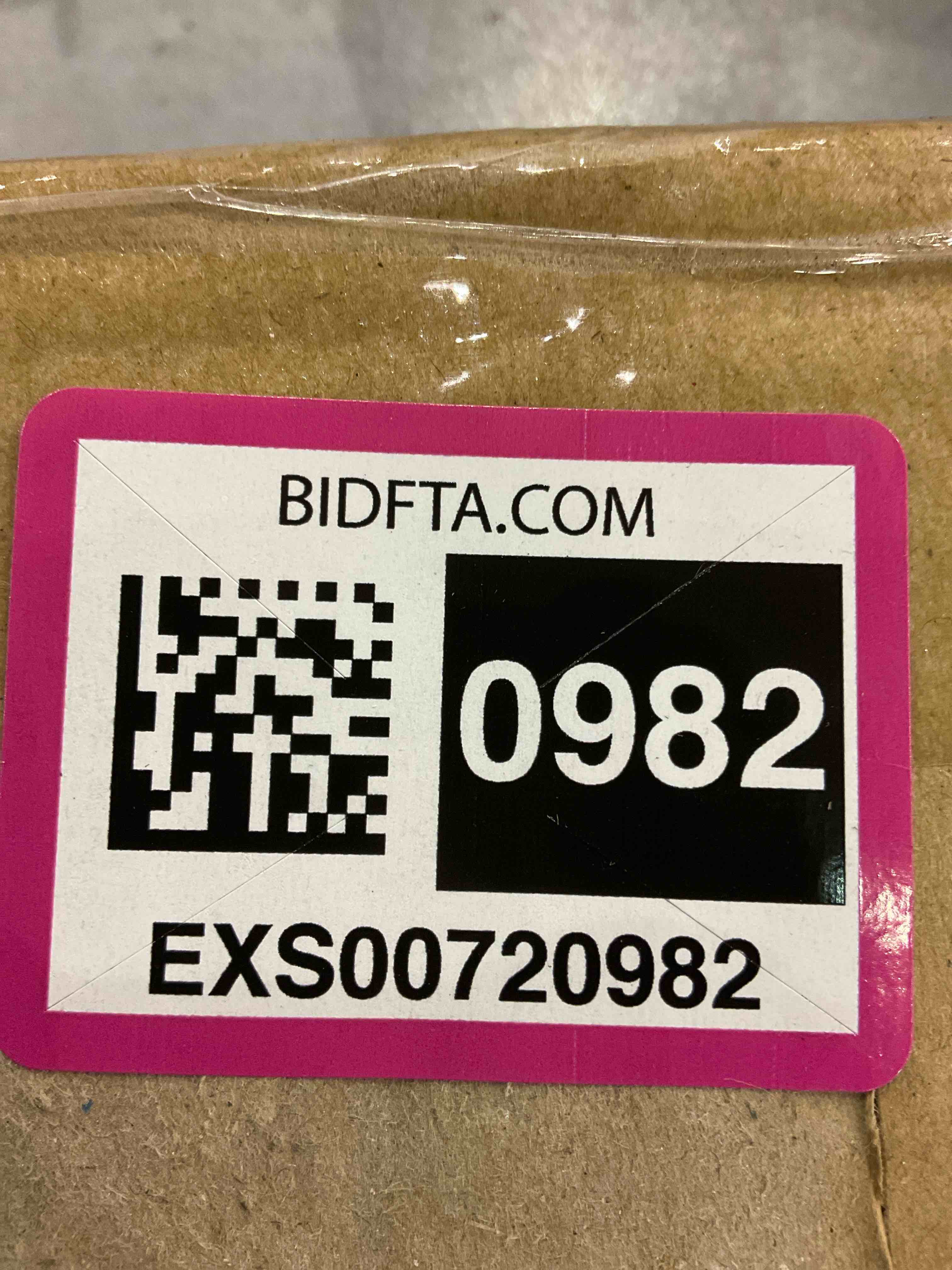 https://s3.amazonaws.com/lotting-images-prod/bidfta/EXS00720982_1704200774533.jpeg