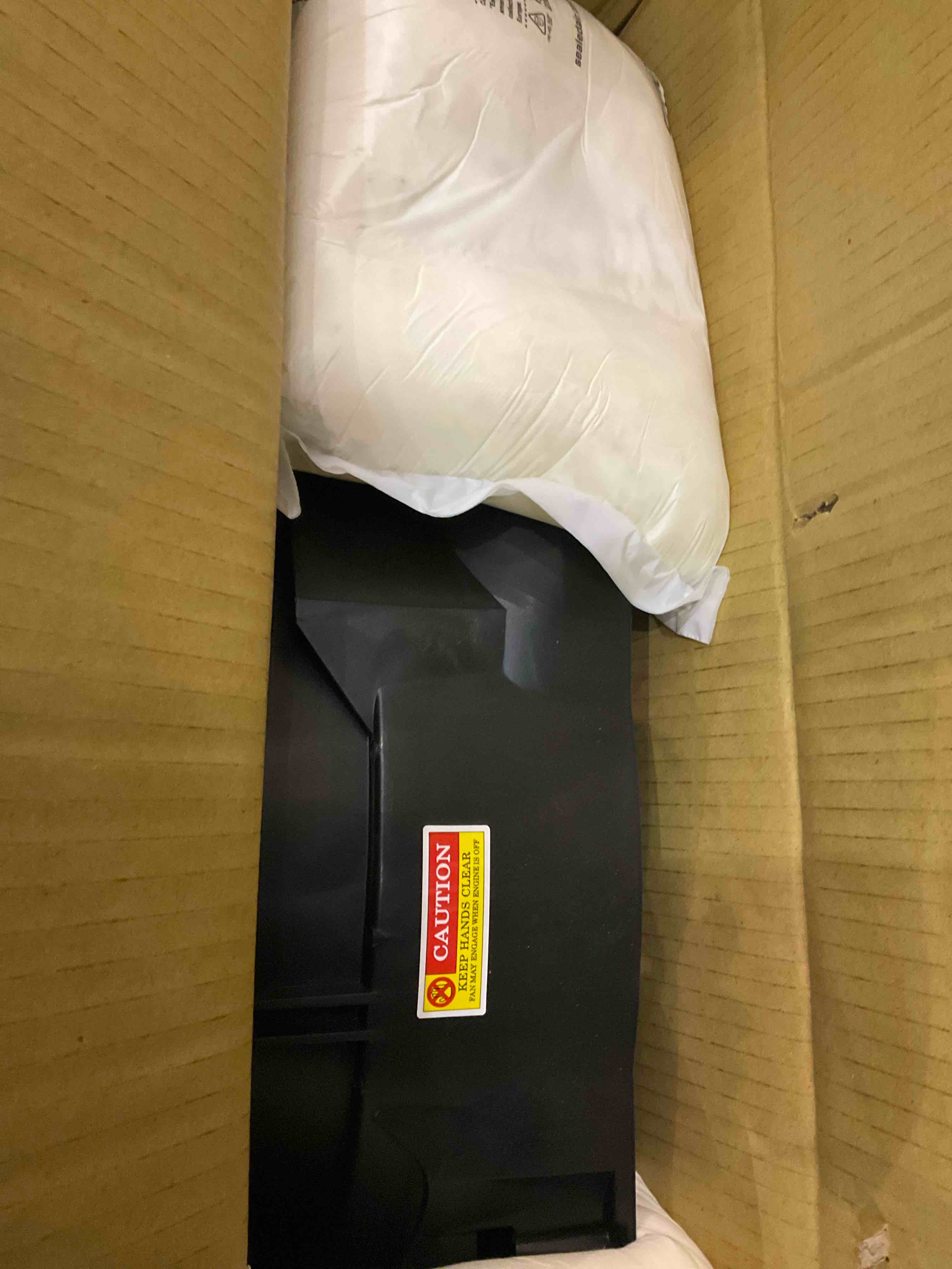 https://s3.amazonaws.com/lotting-images-prod/bidfta/EXS00720984_1704201110115.jpeg