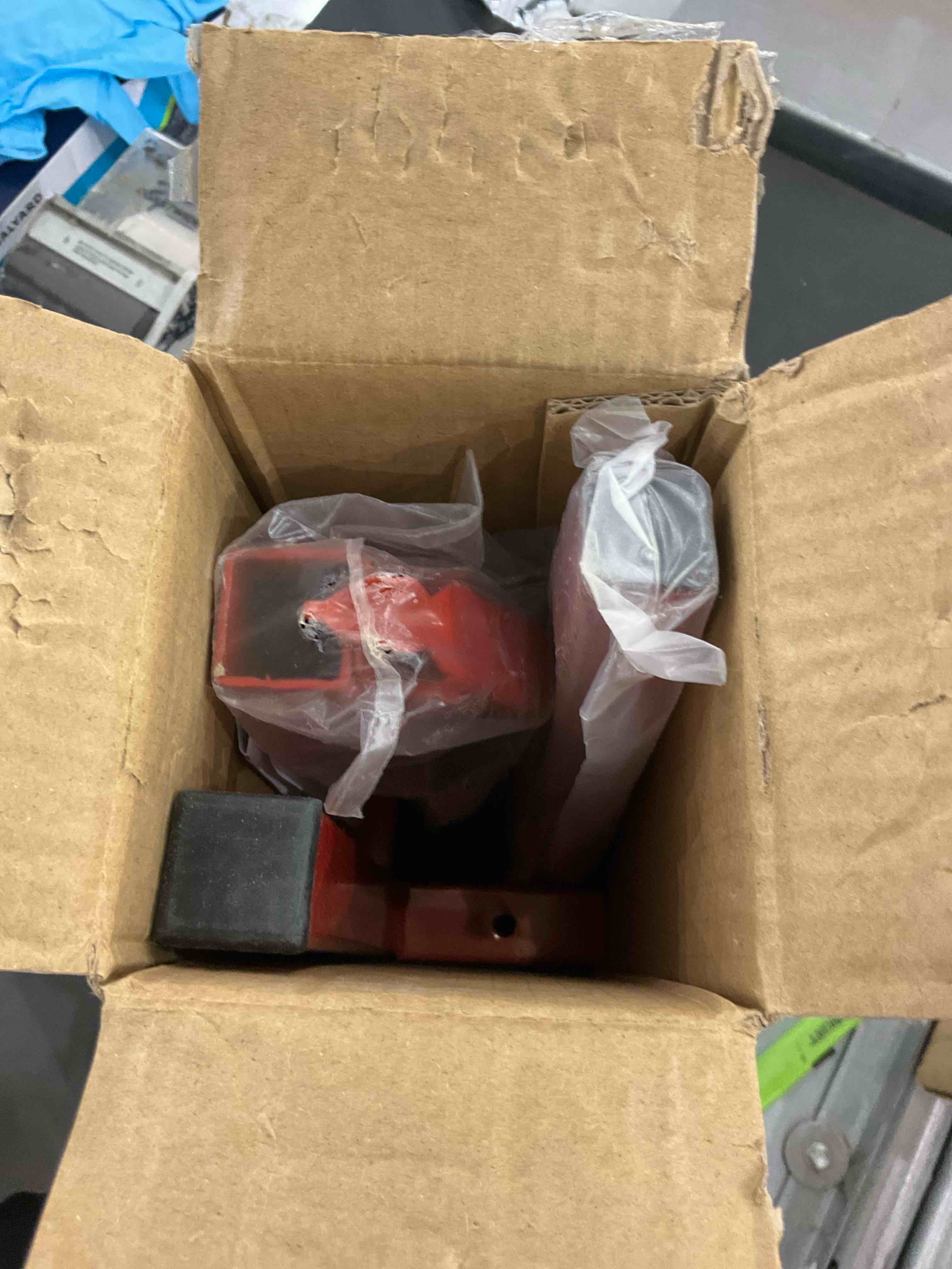 https://s3.amazonaws.com/lotting-images-prod/bidfta/EXS00721095_1704815145736.jpeg