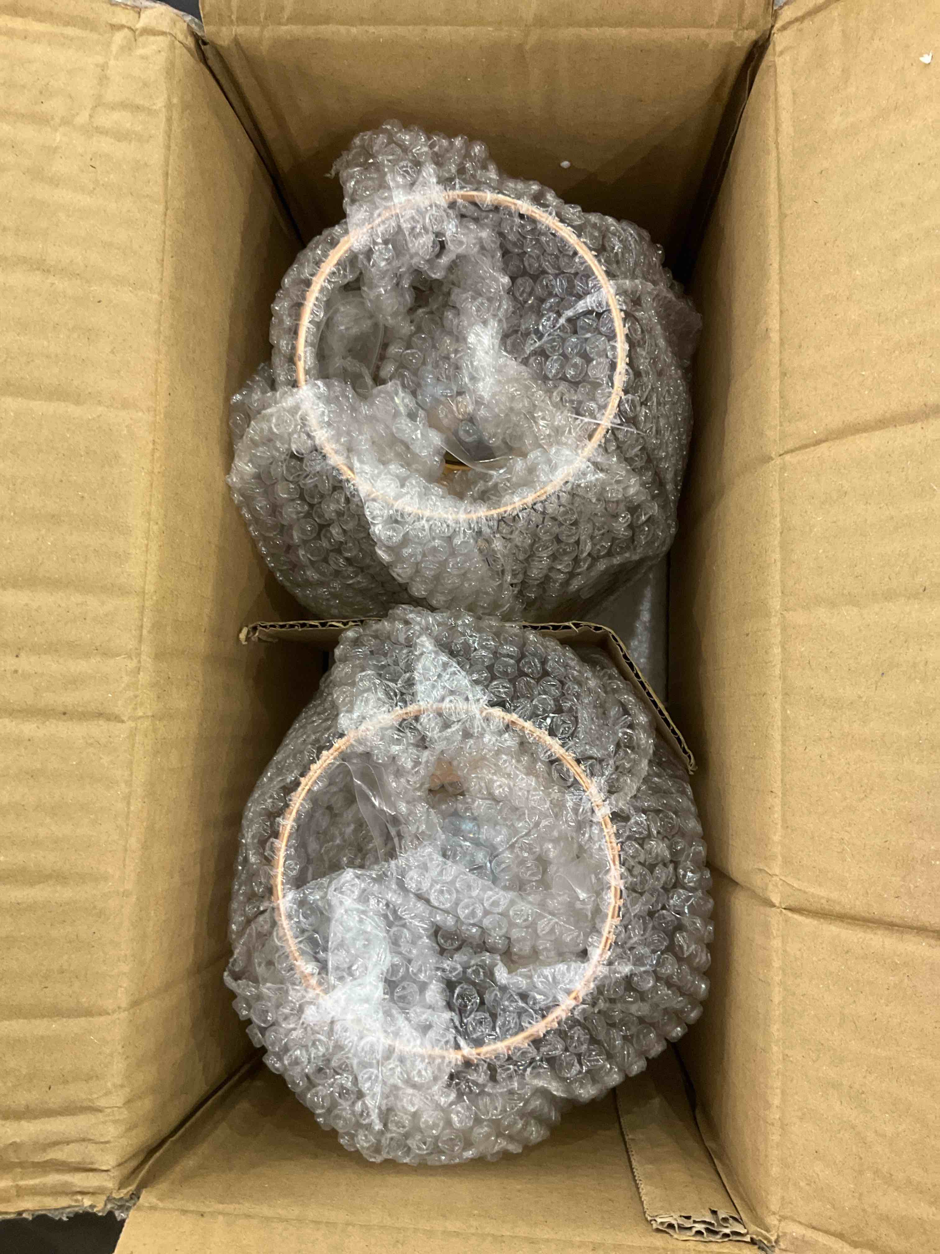 https://s3.amazonaws.com/lotting-images-prod/bidfta/EXS00721107_1704816639576.jpeg