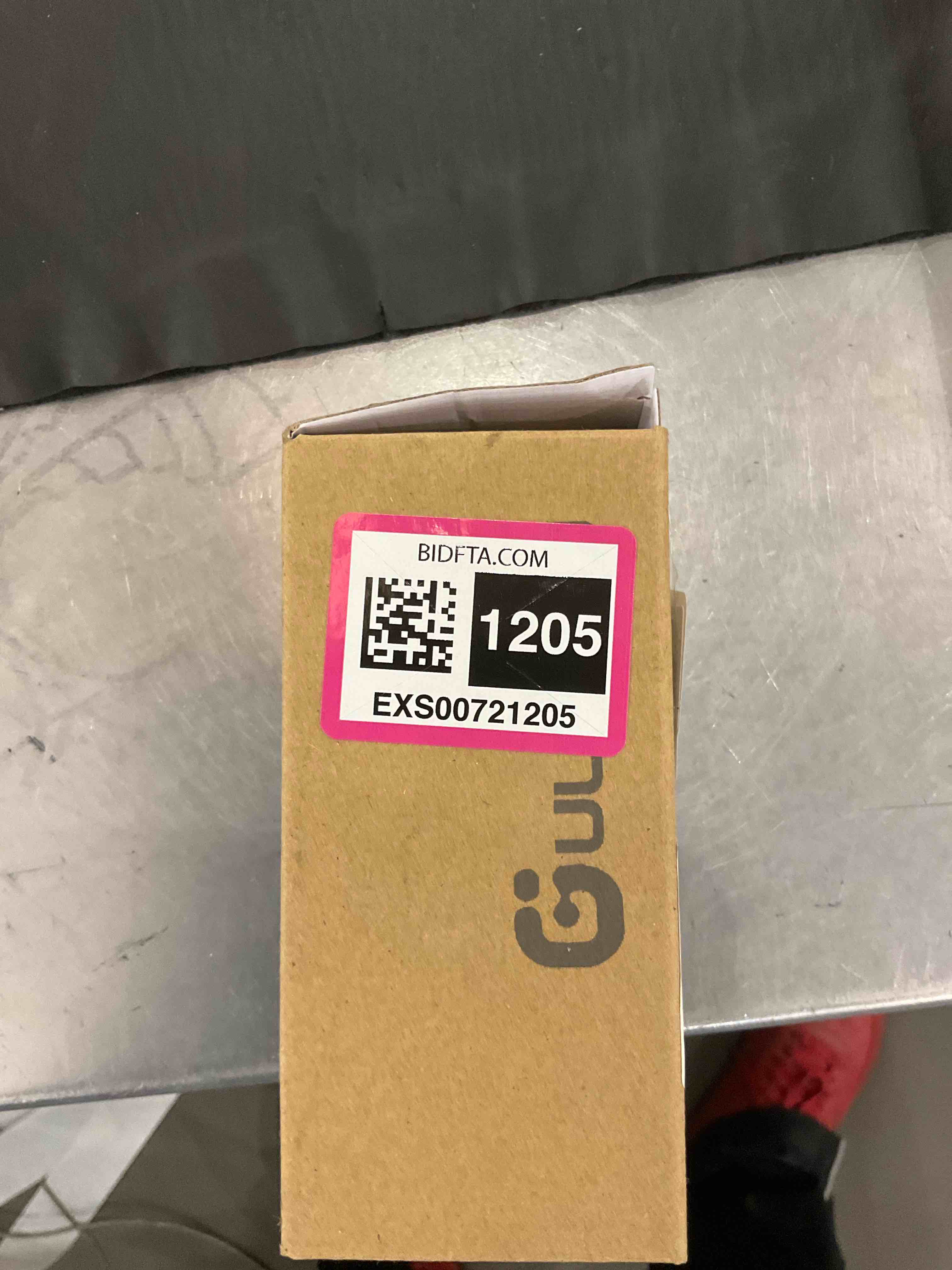 https://s3.amazonaws.com/lotting-images-prod/bidfta/EXS00721205_1704984047353.jpeg