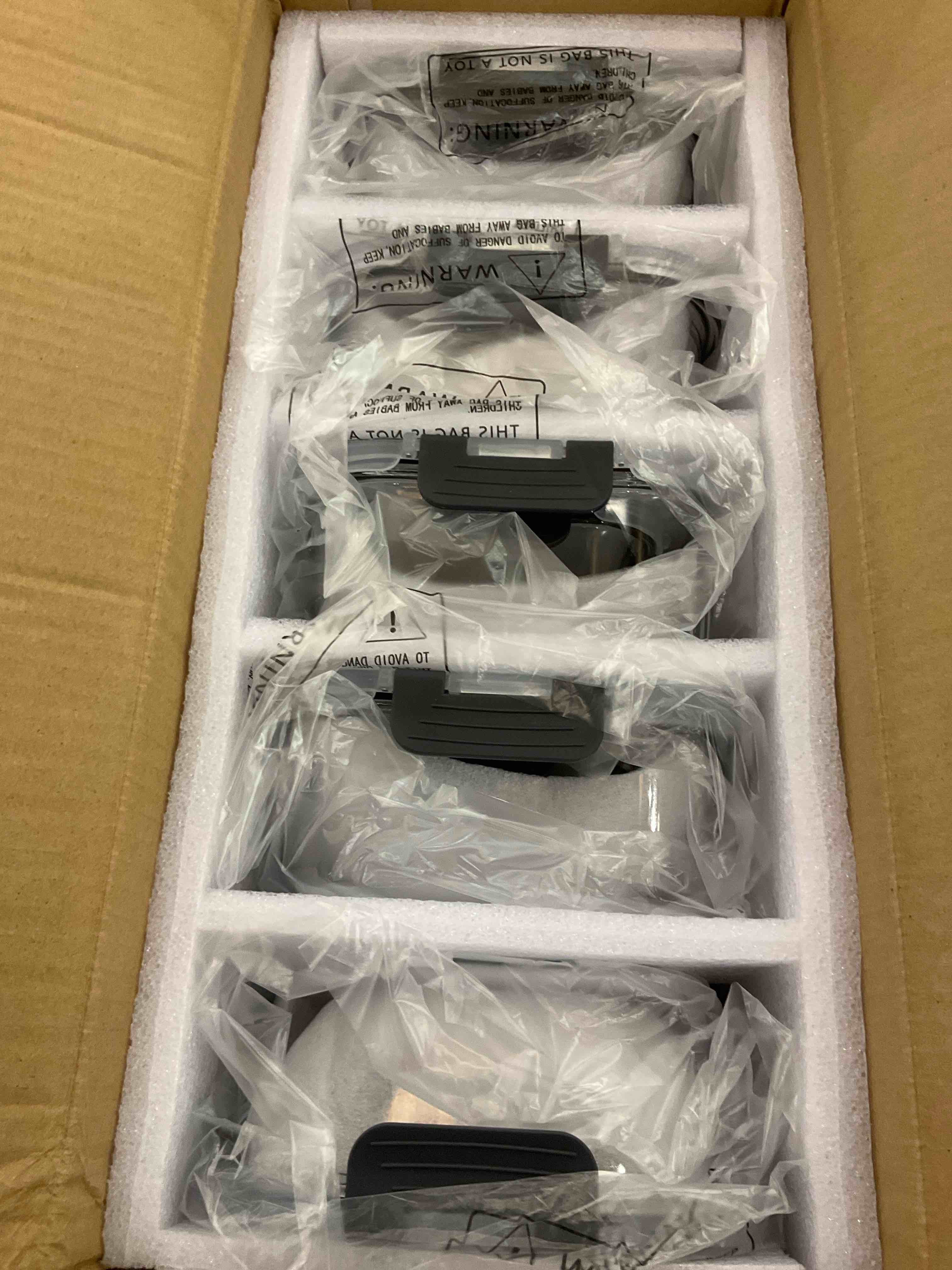 https://s3.amazonaws.com/lotting-images-prod/bidfta/EXS00721299_1704998430737.jpeg