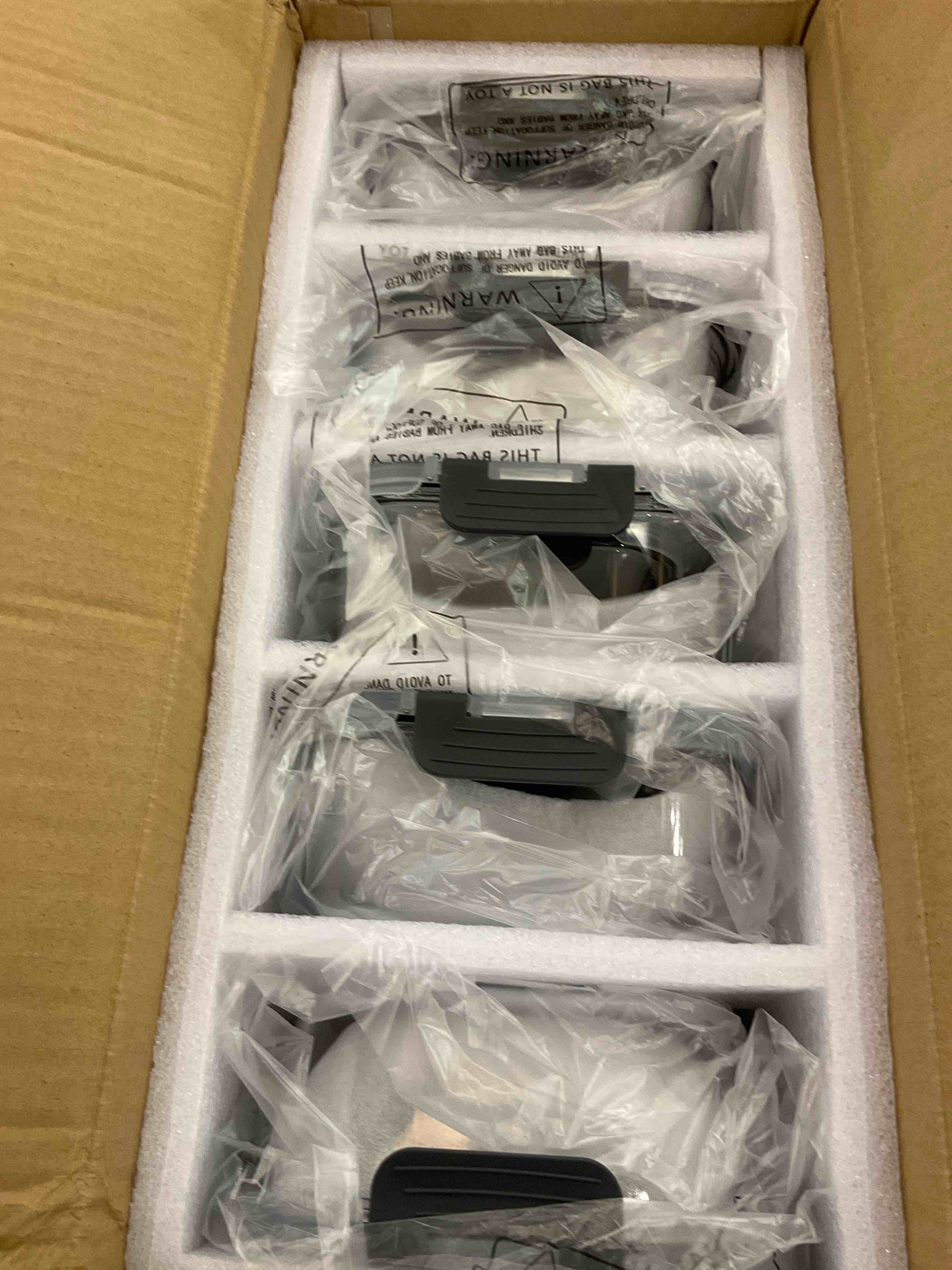 https://s3.amazonaws.com/lotting-images-prod/bidfta/EXS00721299_1704998431805.jpeg