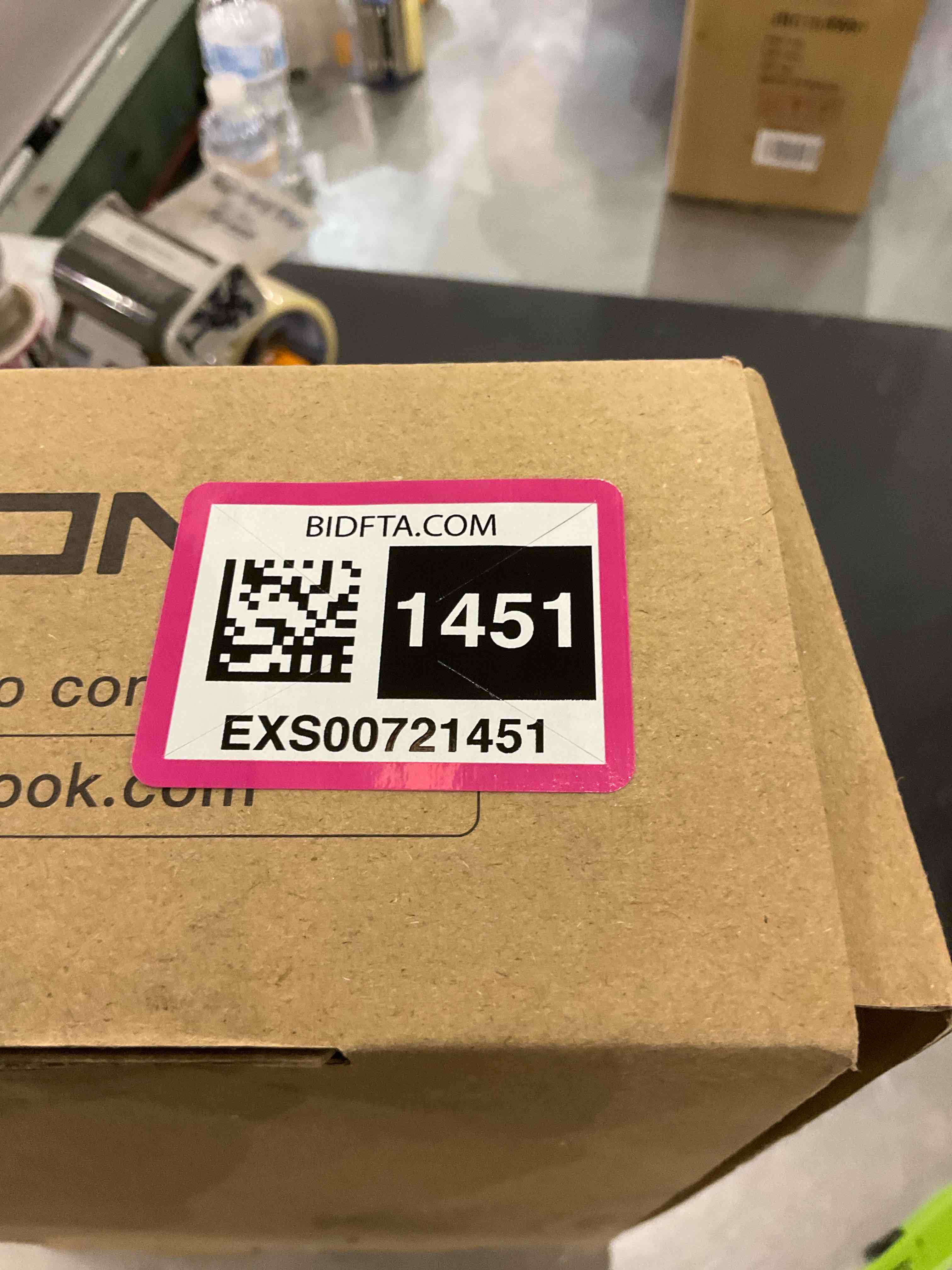 https://s3.amazonaws.com/lotting-images-prod/bidfta/EXS00721451_1705084222729.jpeg
