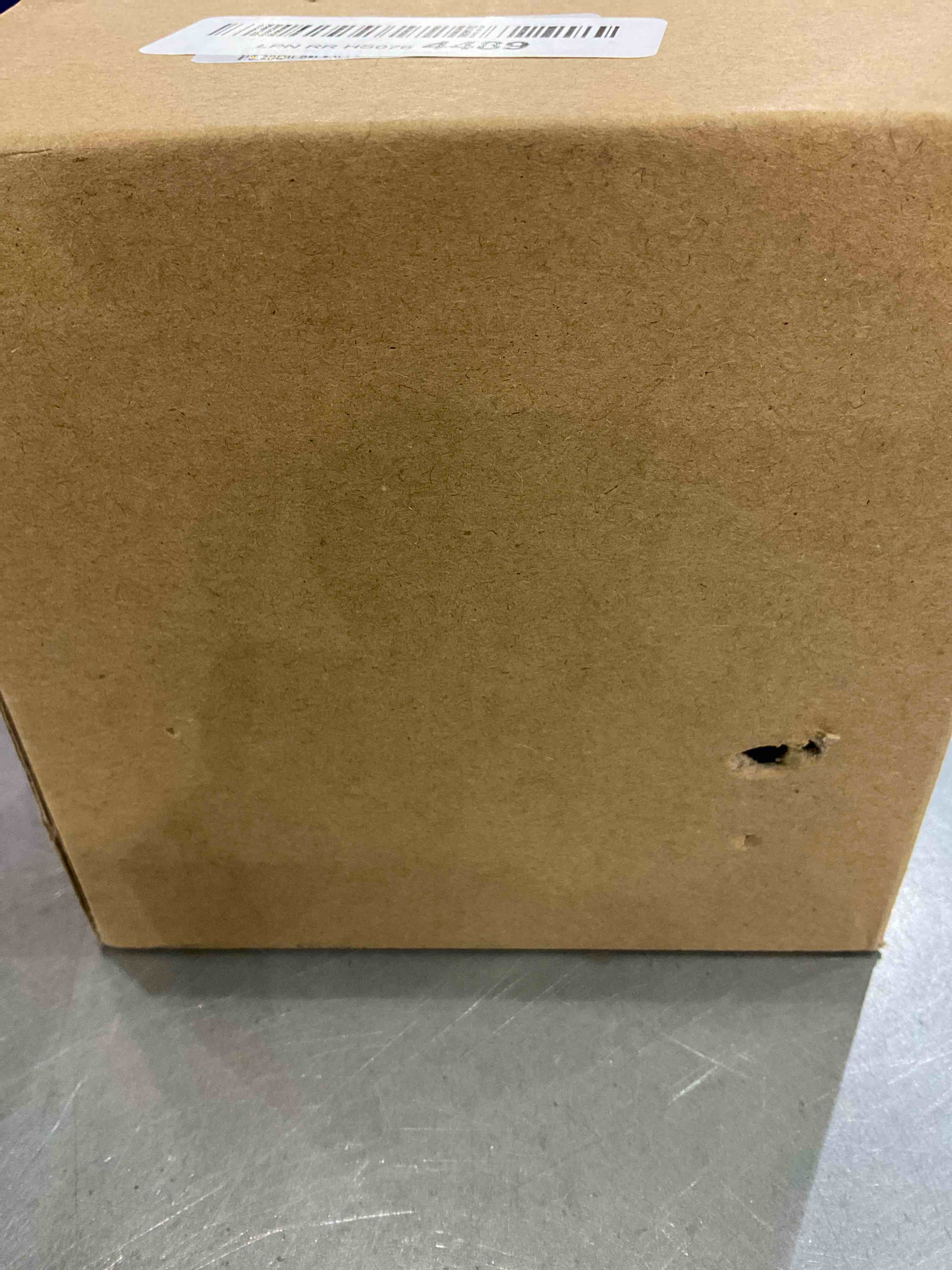 https://s3.amazonaws.com/lotting-images-prod/bidfta/EXS00721576_1703866745020.jpeg