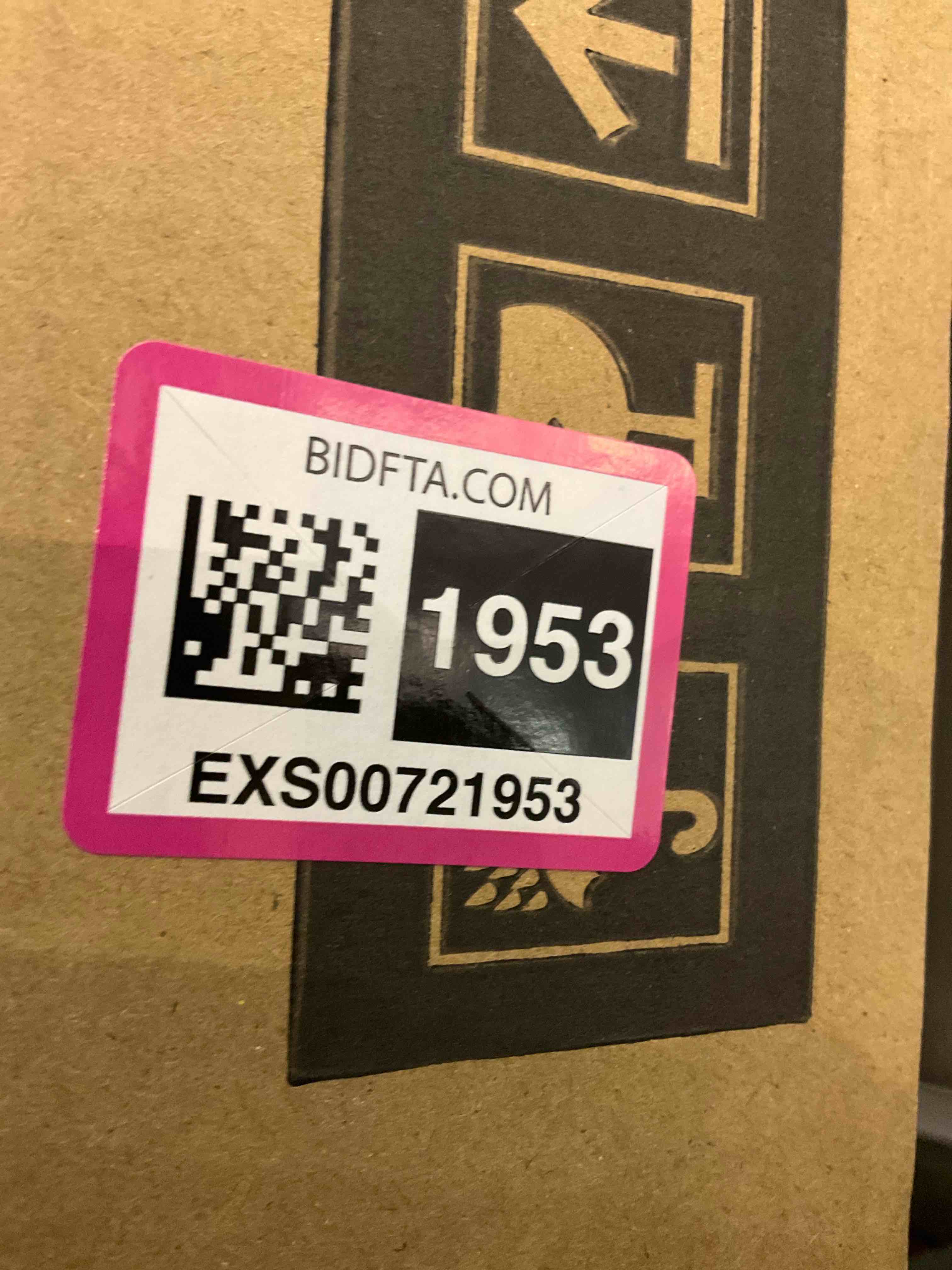 https://s3.amazonaws.com/lotting-images-prod/bidfta/EXS00721953_1706275244102.jpeg
