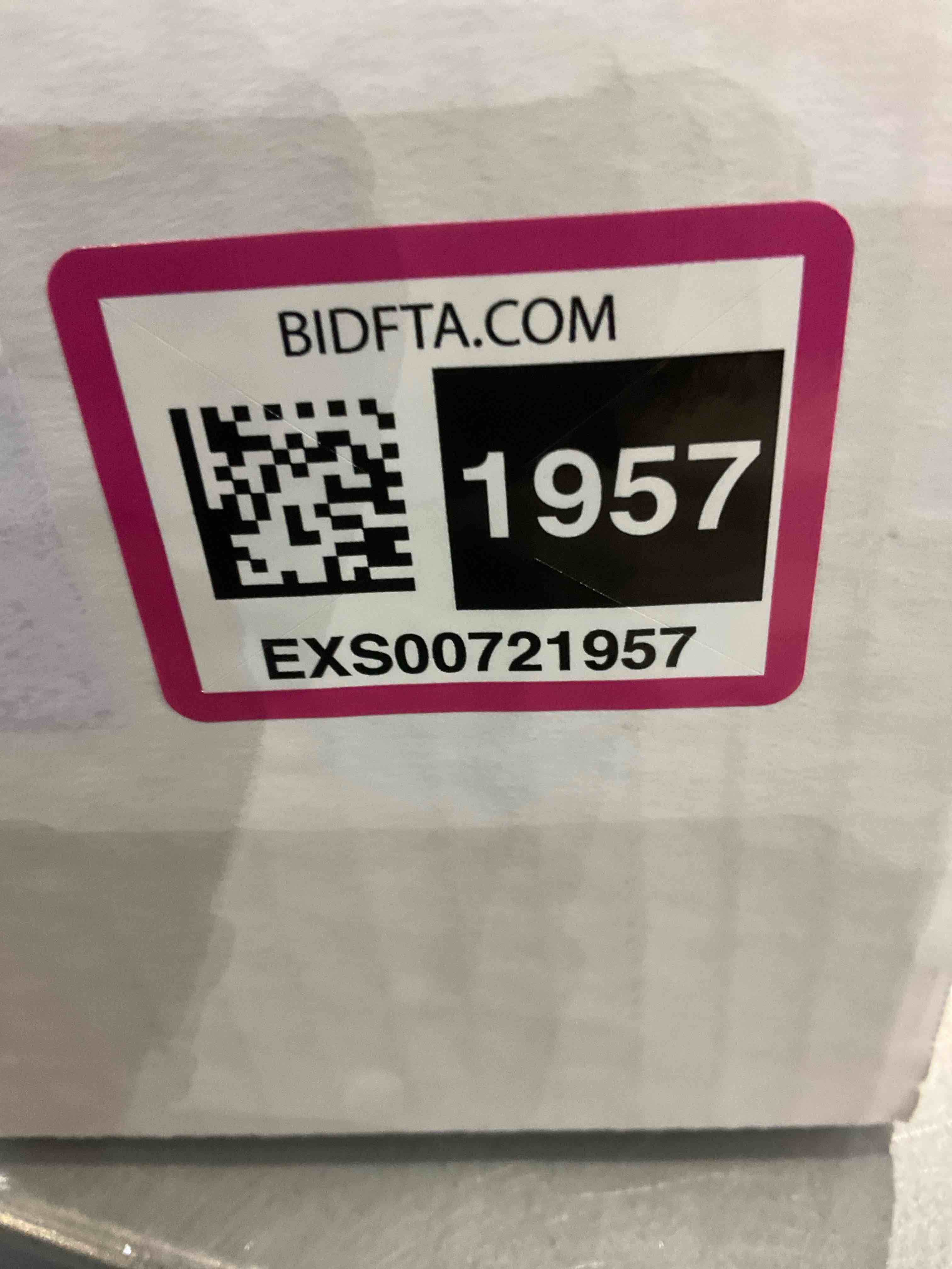 https://s3.amazonaws.com/lotting-images-prod/bidfta/EXS00721957_1706275843110.jpeg