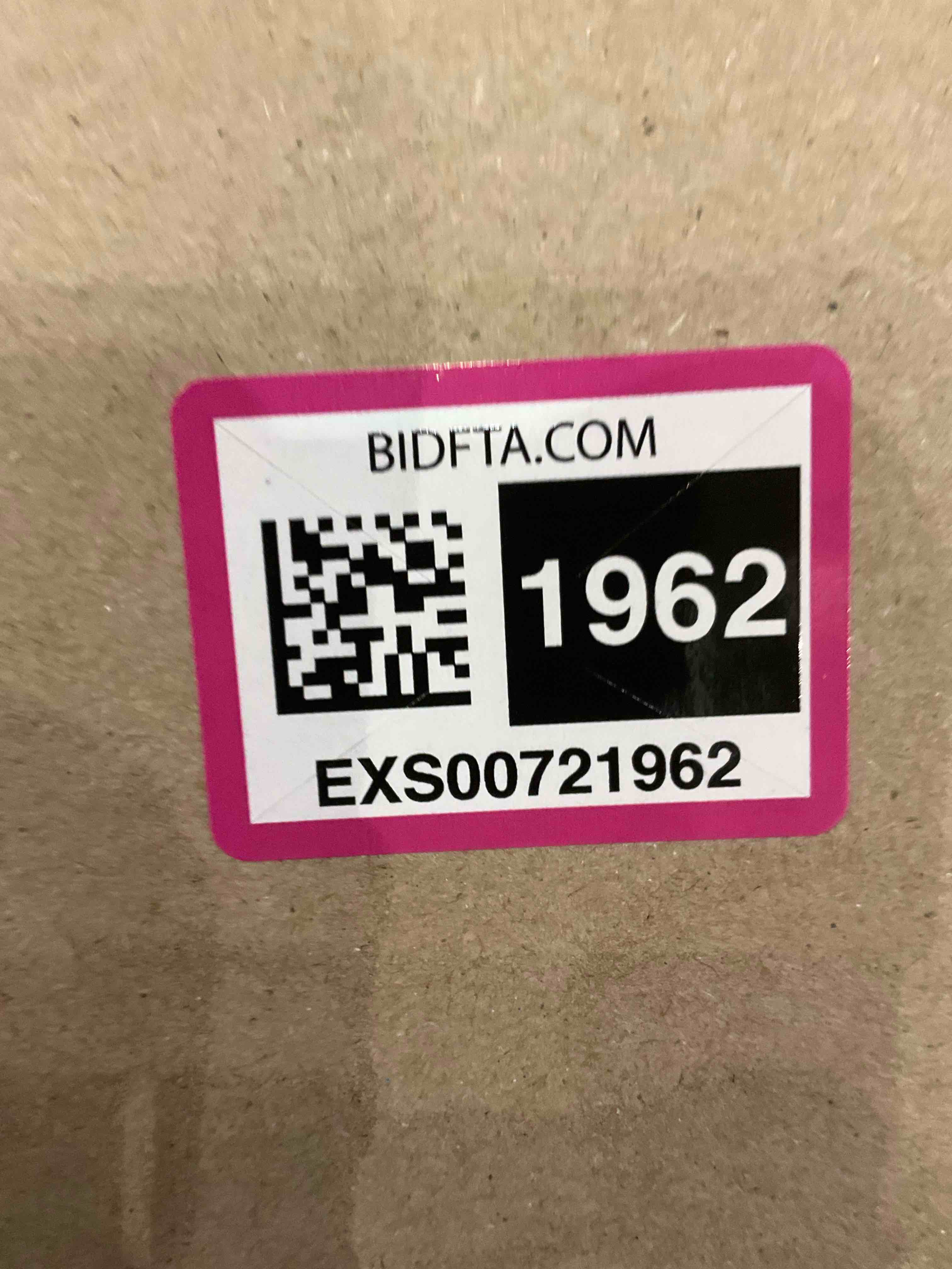 https://s3.amazonaws.com/lotting-images-prod/bidfta/EXS00721962_1706277284728.jpeg