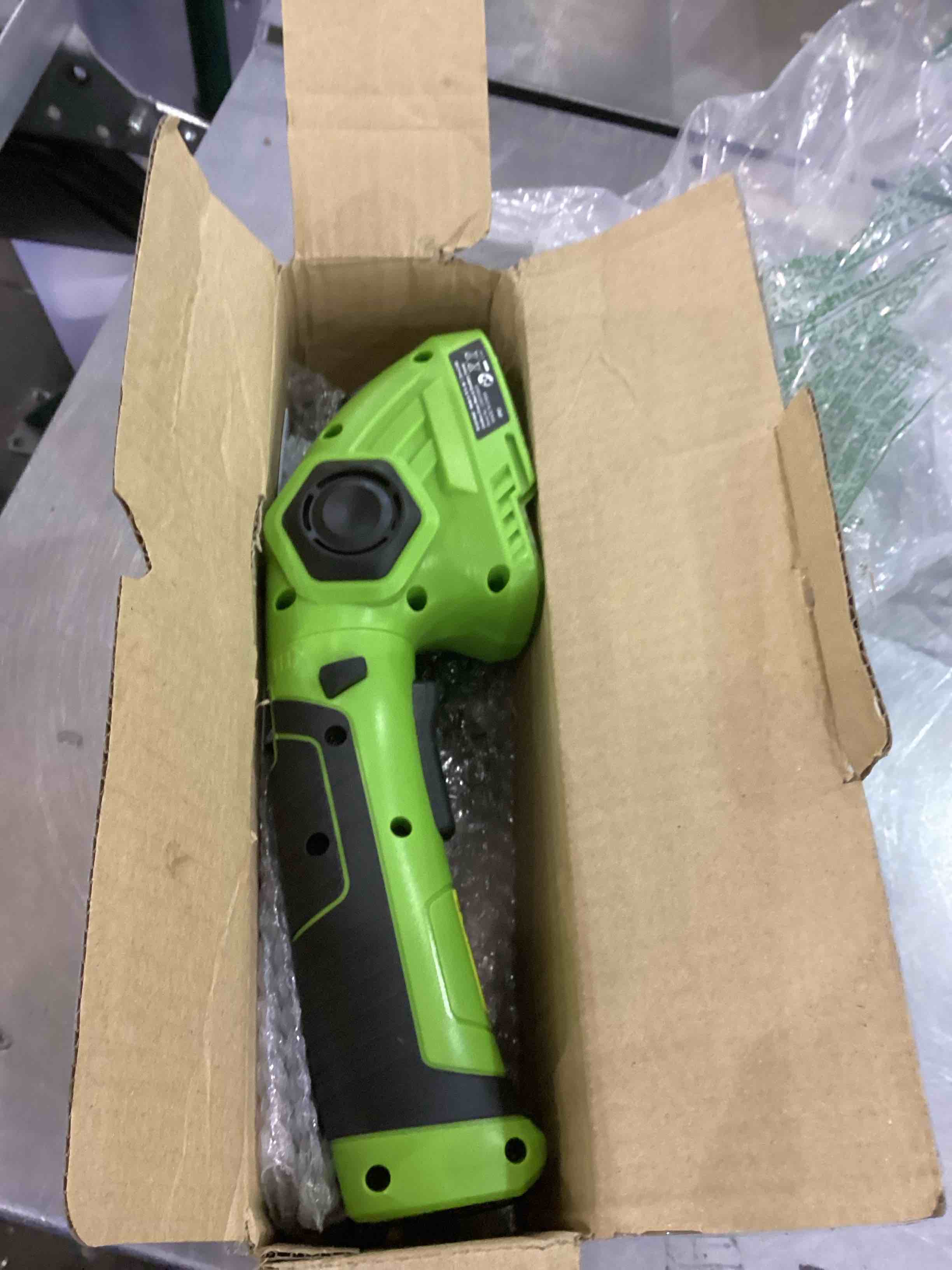https://s3.amazonaws.com/lotting-images-prod/bidfta/EXS00722305_1703872312820.jpeg