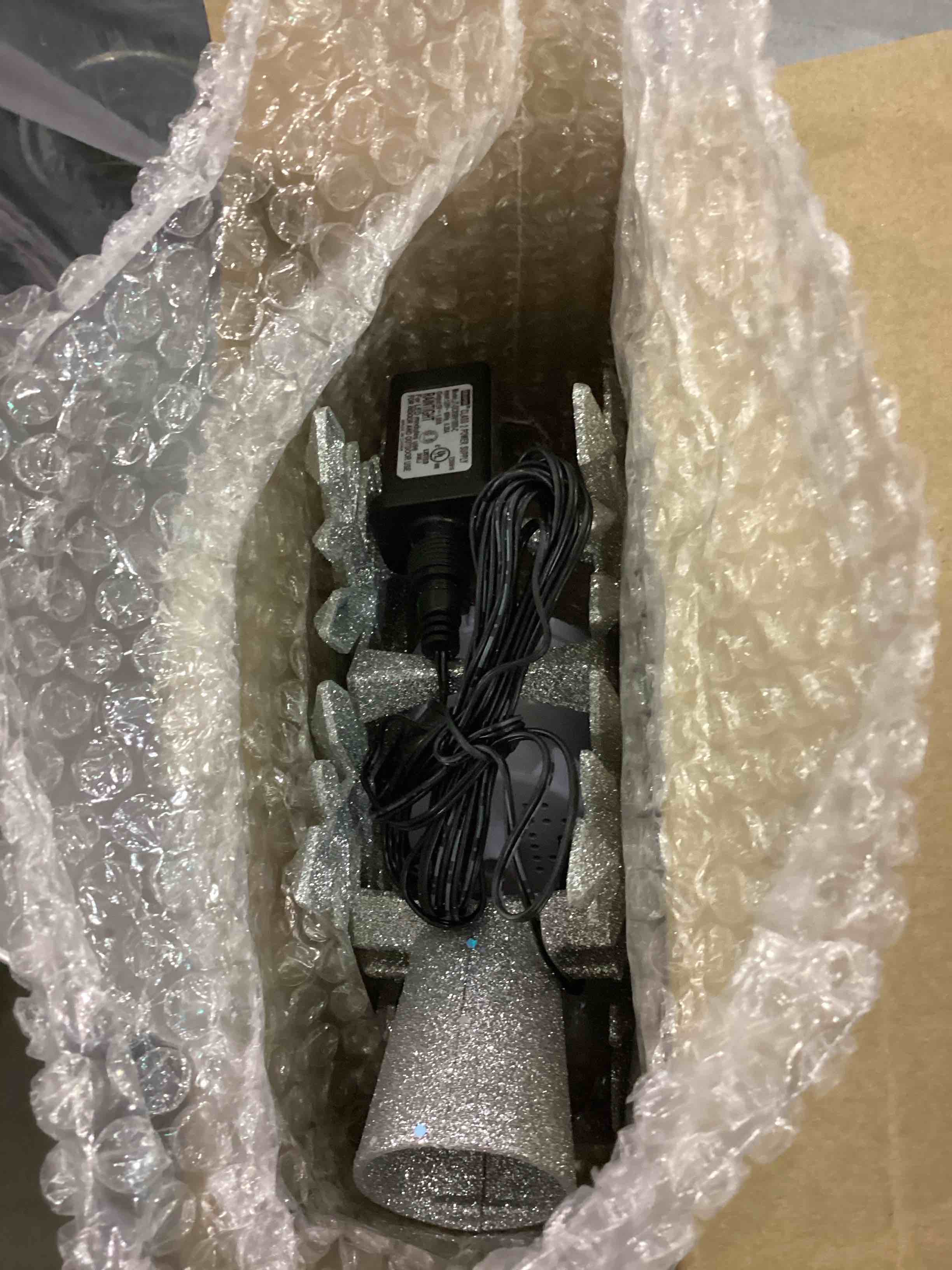 https://s3.amazonaws.com/lotting-images-prod/bidfta/EXS00722362_1704198420328.jpeg