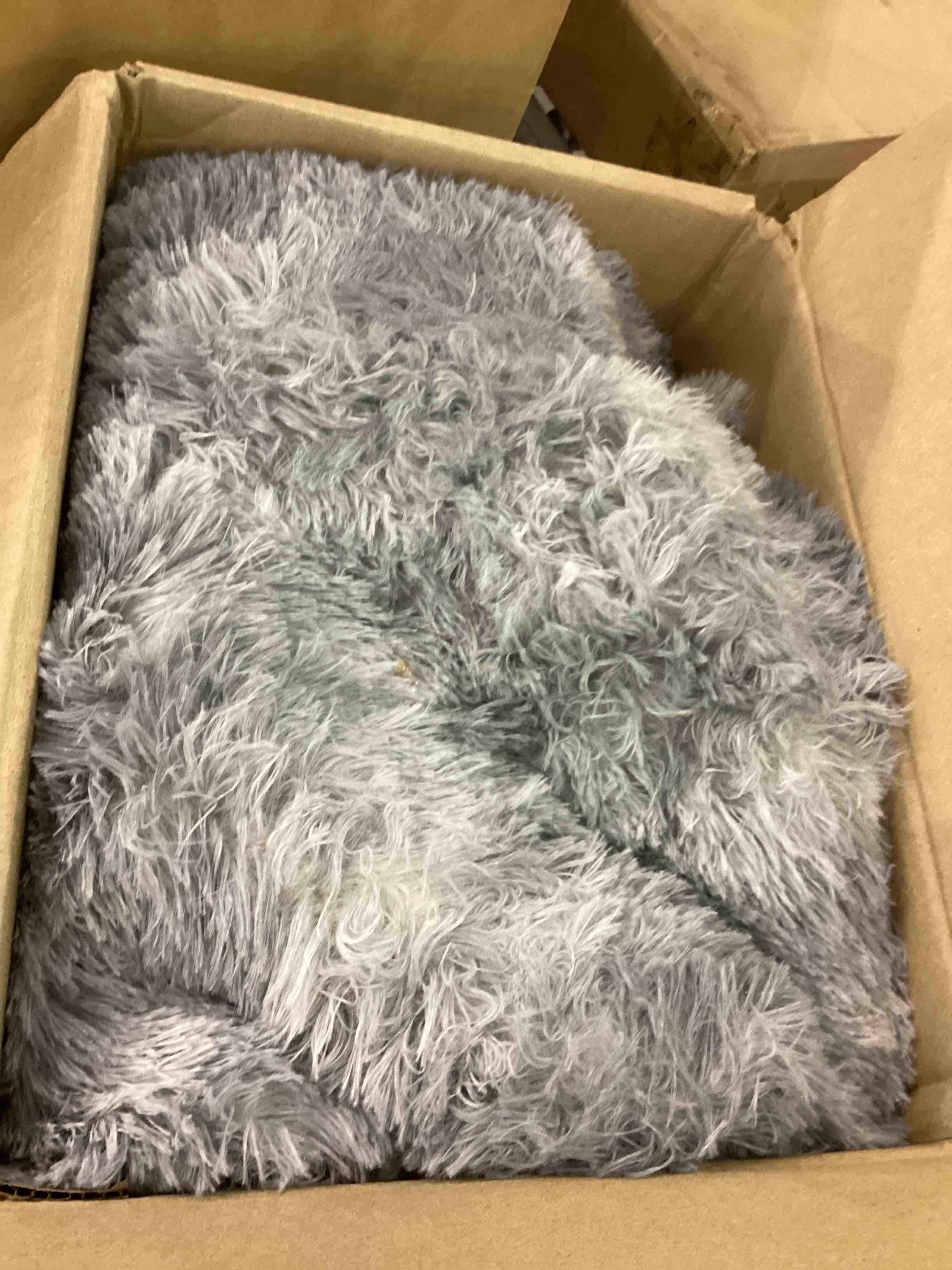https://s3.amazonaws.com/lotting-images-prod/bidfta/EXS00722484_1704284968932.jpeg