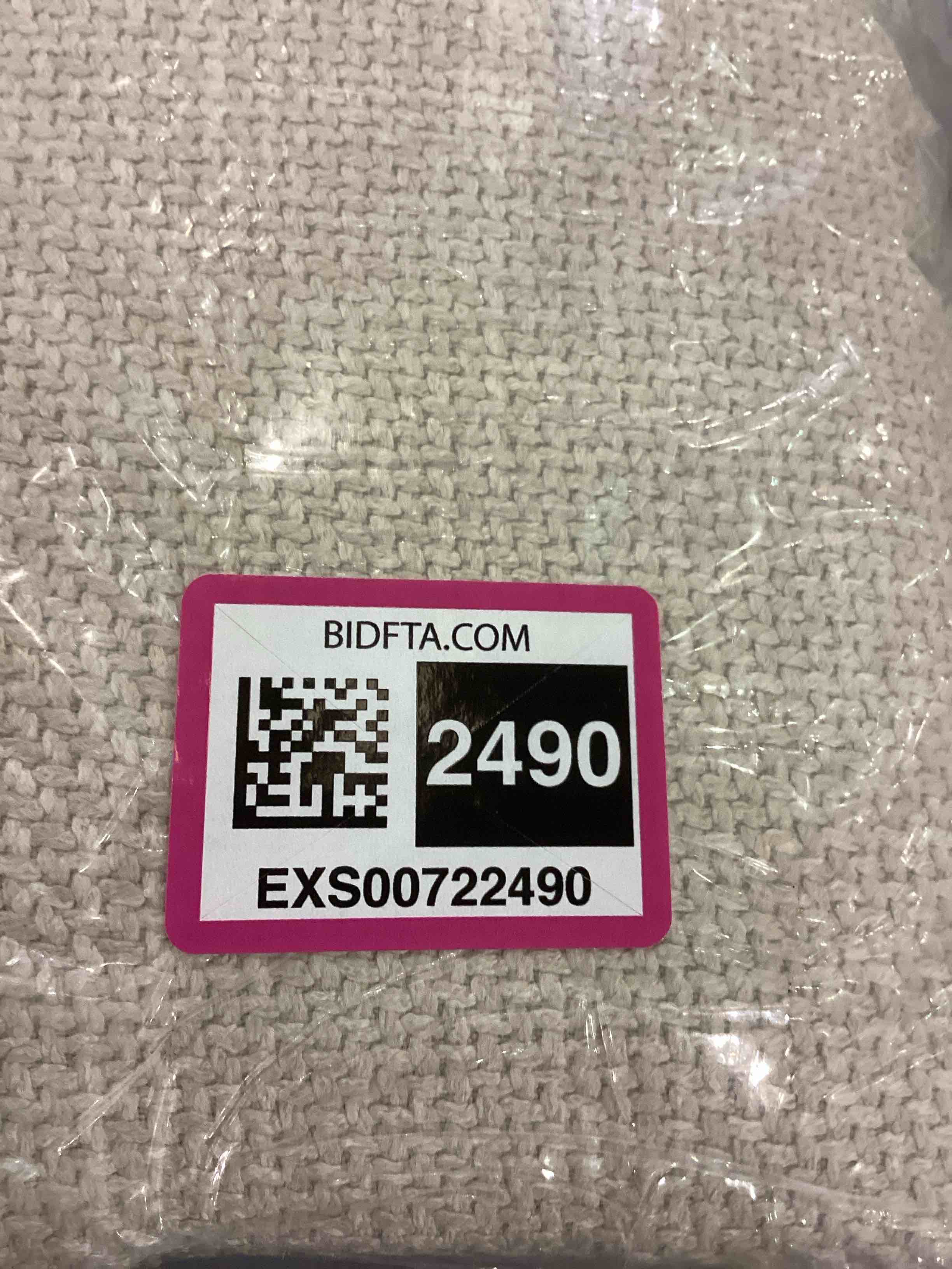 https://s3.amazonaws.com/lotting-images-prod/bidfta/EXS00722490_1704292472326.jpeg