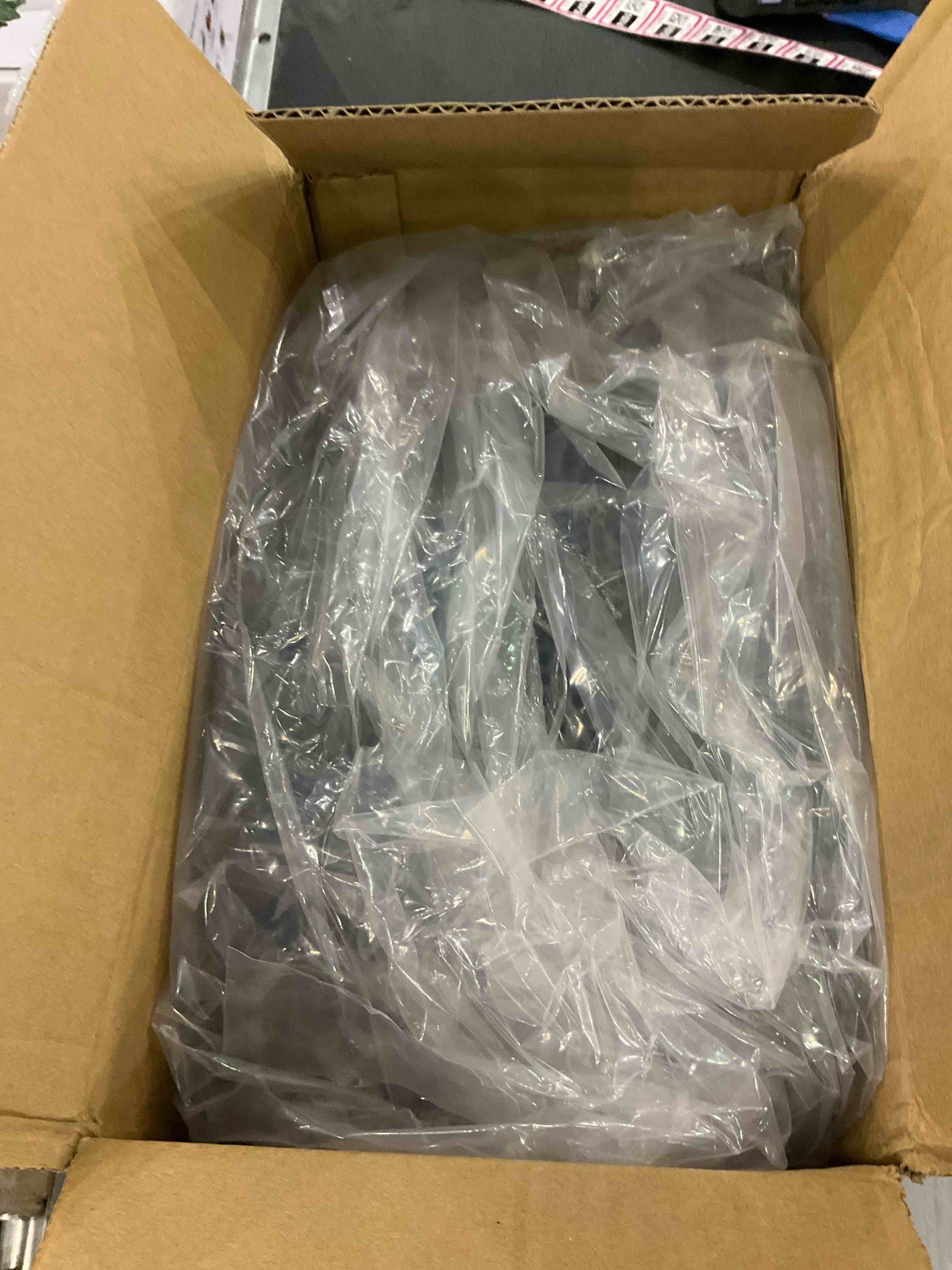 https://s3.amazonaws.com/lotting-images-prod/bidfta/EXS00723400_1704716991068.jpeg