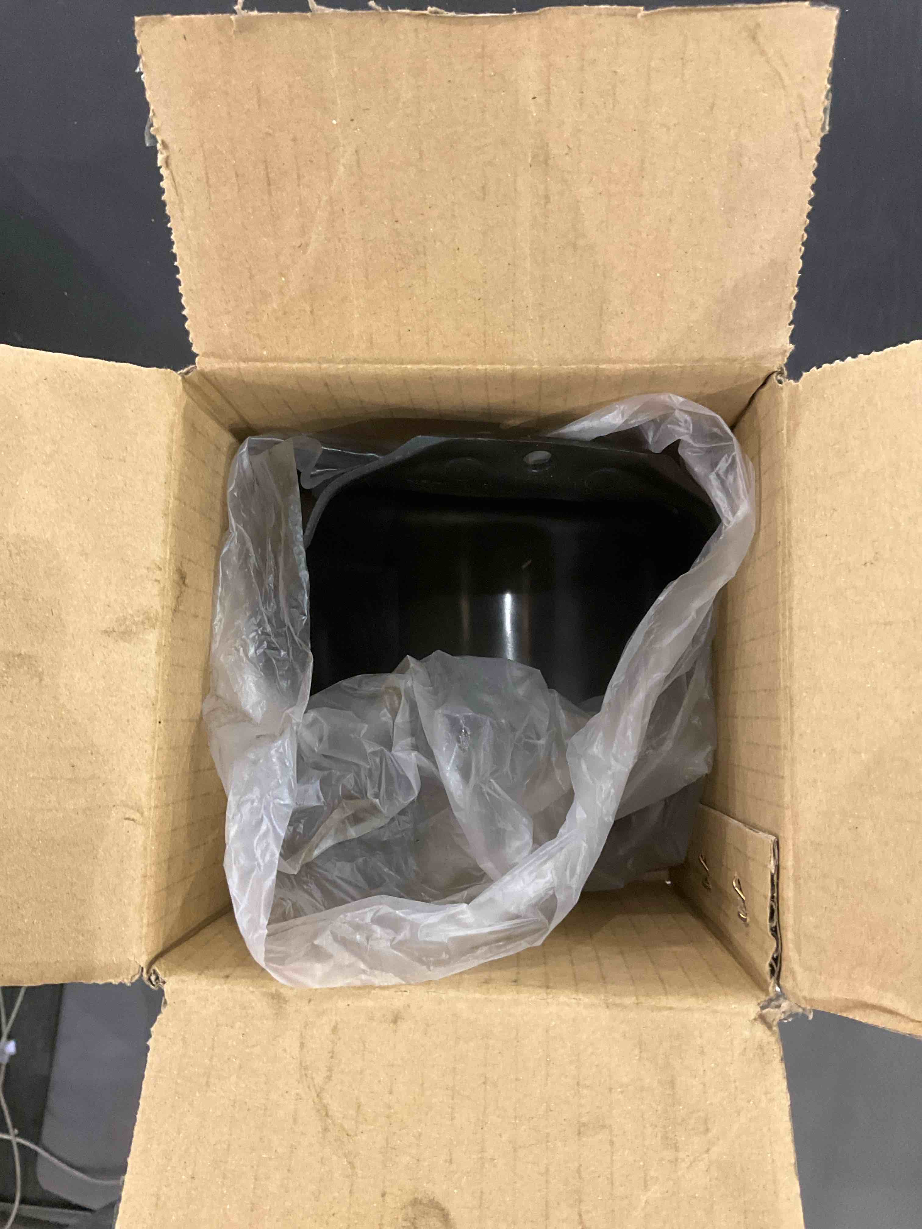 https://s3.amazonaws.com/lotting-images-prod/bidfta/EXS00723523_1703168951301.jpeg