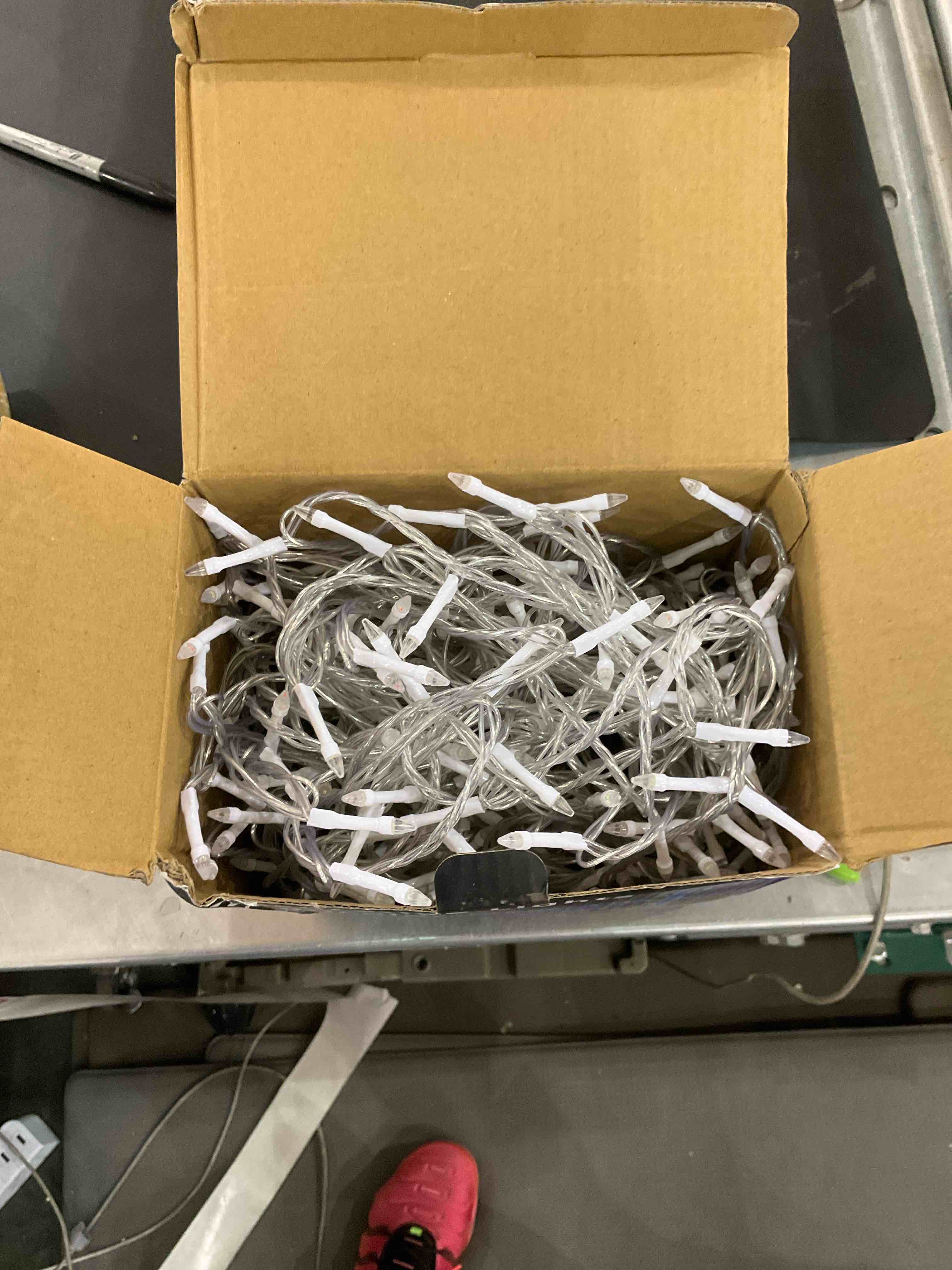 https://s3.amazonaws.com/lotting-images-prod/bidfta/EXS00723707_1703691578708.jpeg