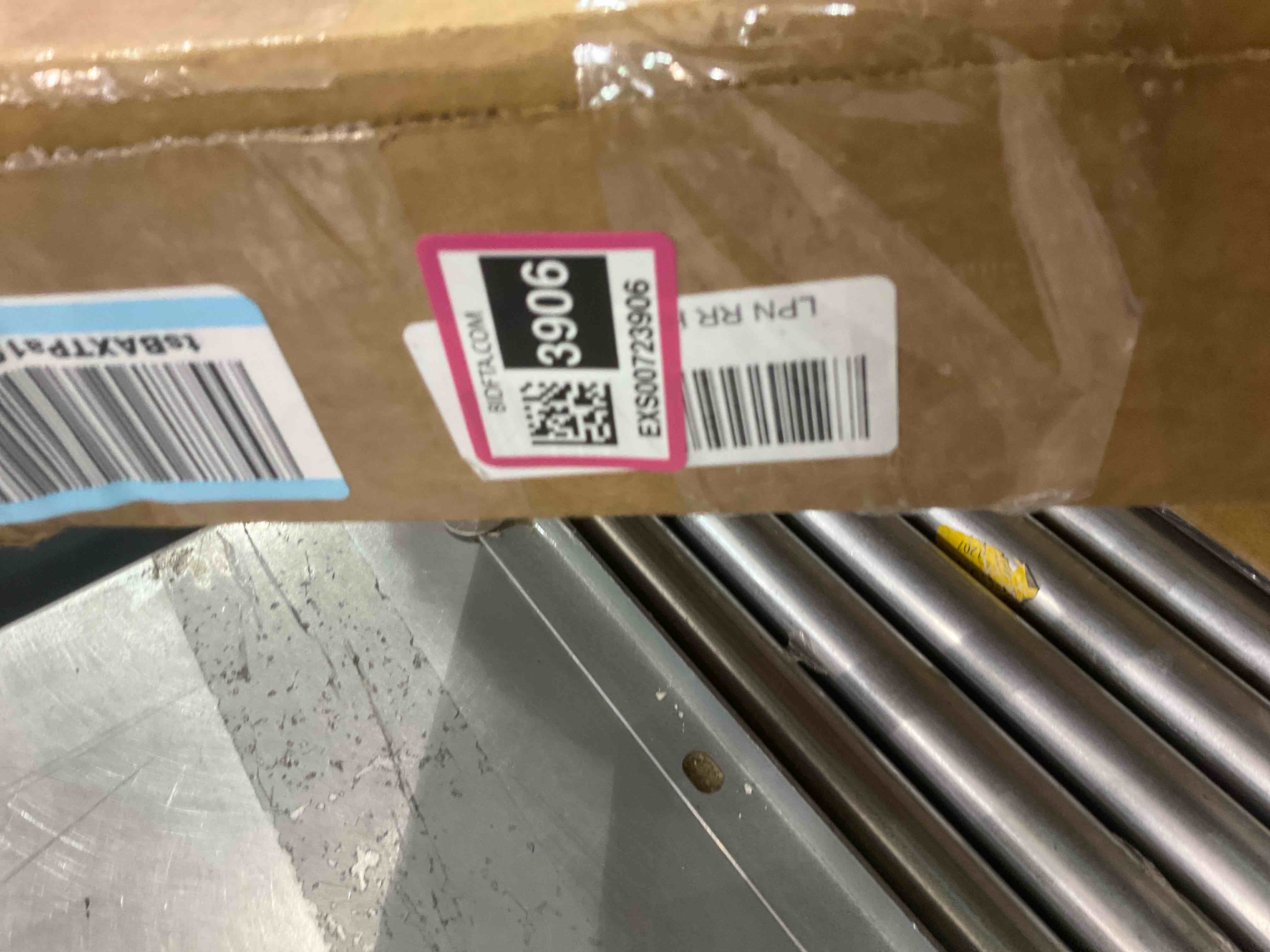 https://s3.amazonaws.com/lotting-images-prod/bidfta/EXS00723906_1704201044826.jpeg