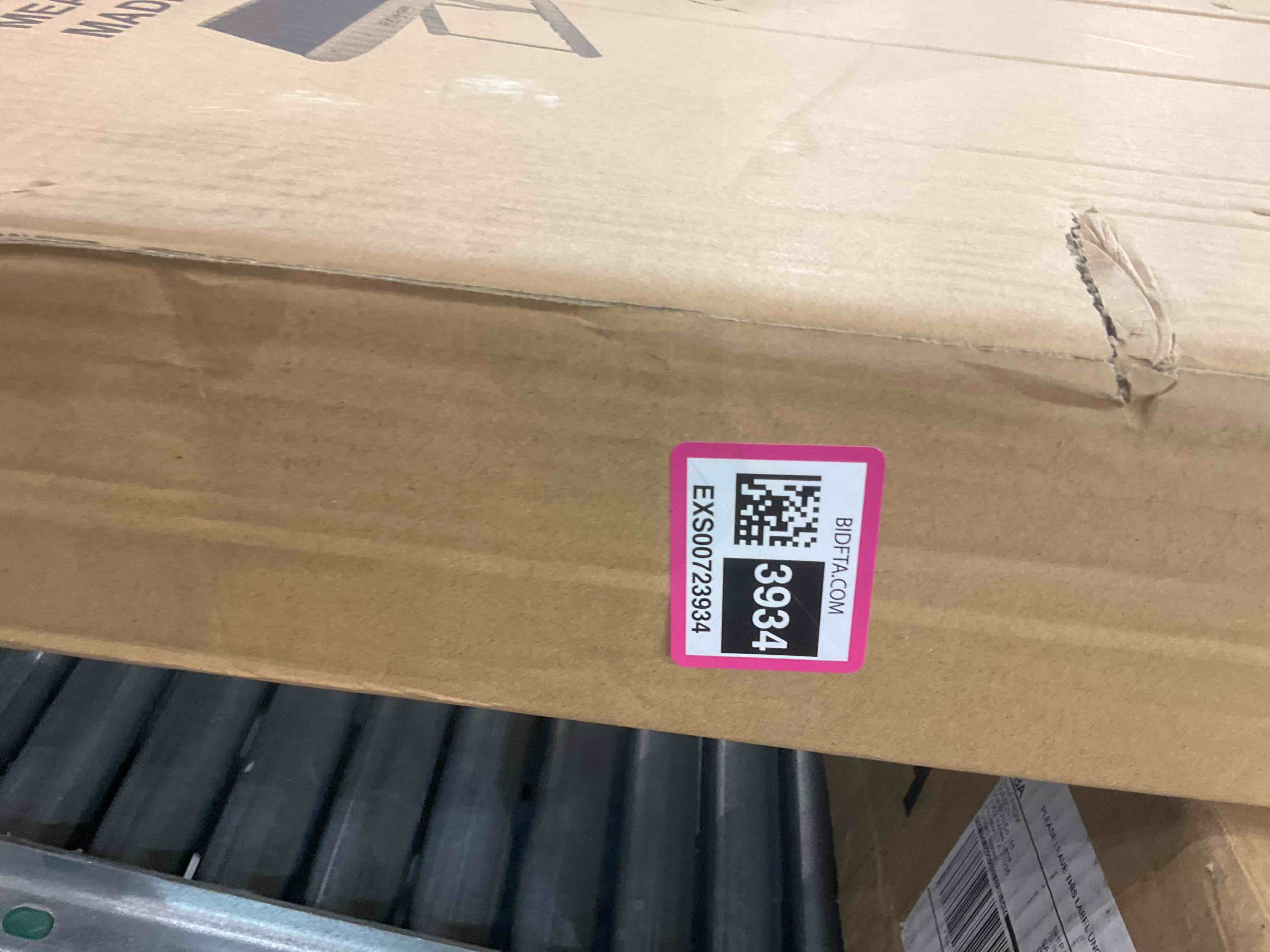 https://s3.amazonaws.com/lotting-images-prod/bidfta/EXS00723934_1704206486772.jpeg