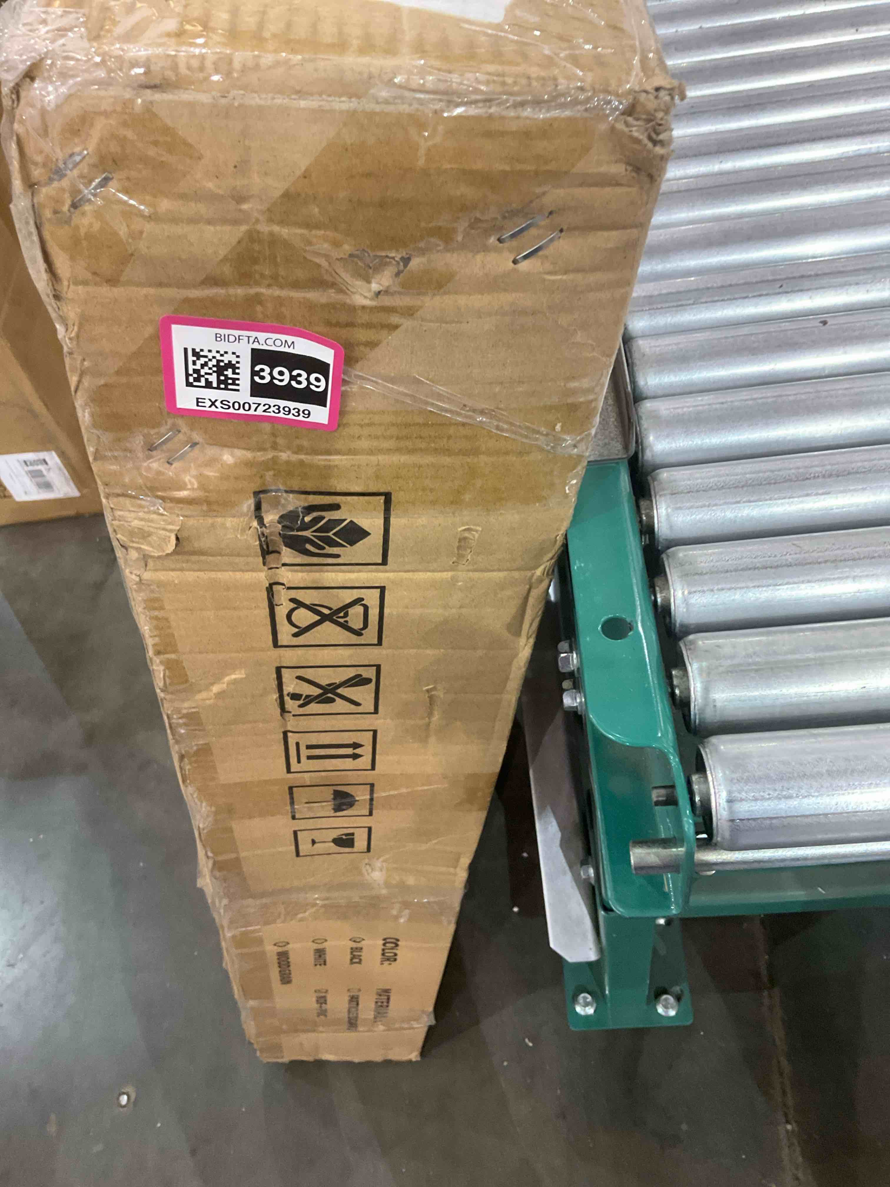 https://s3.amazonaws.com/lotting-images-prod/bidfta/EXS00723939_1704206928950.jpeg