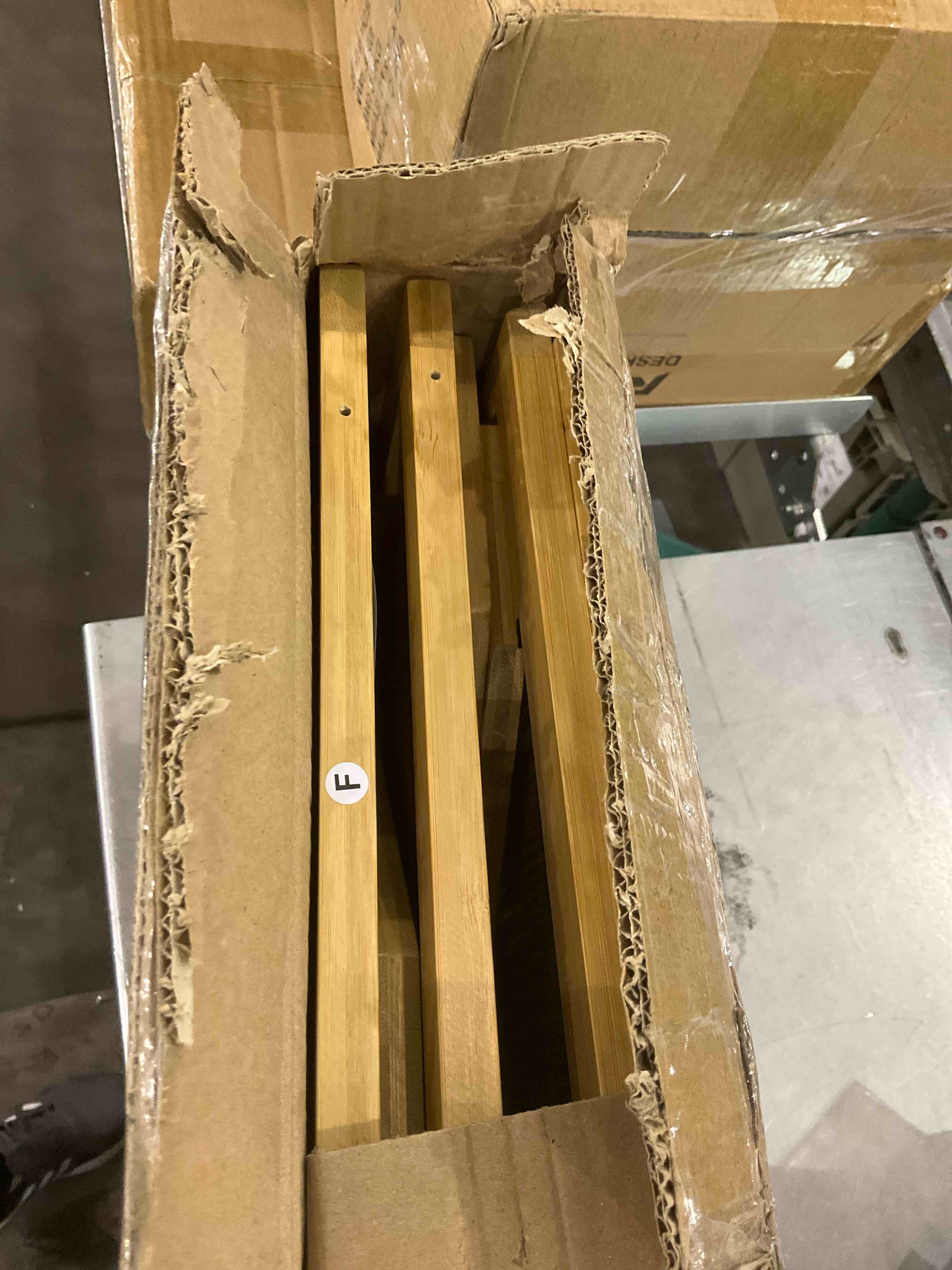 https://s3.amazonaws.com/lotting-images-prod/bidfta/EXS00724216_1703860942038.jpeg