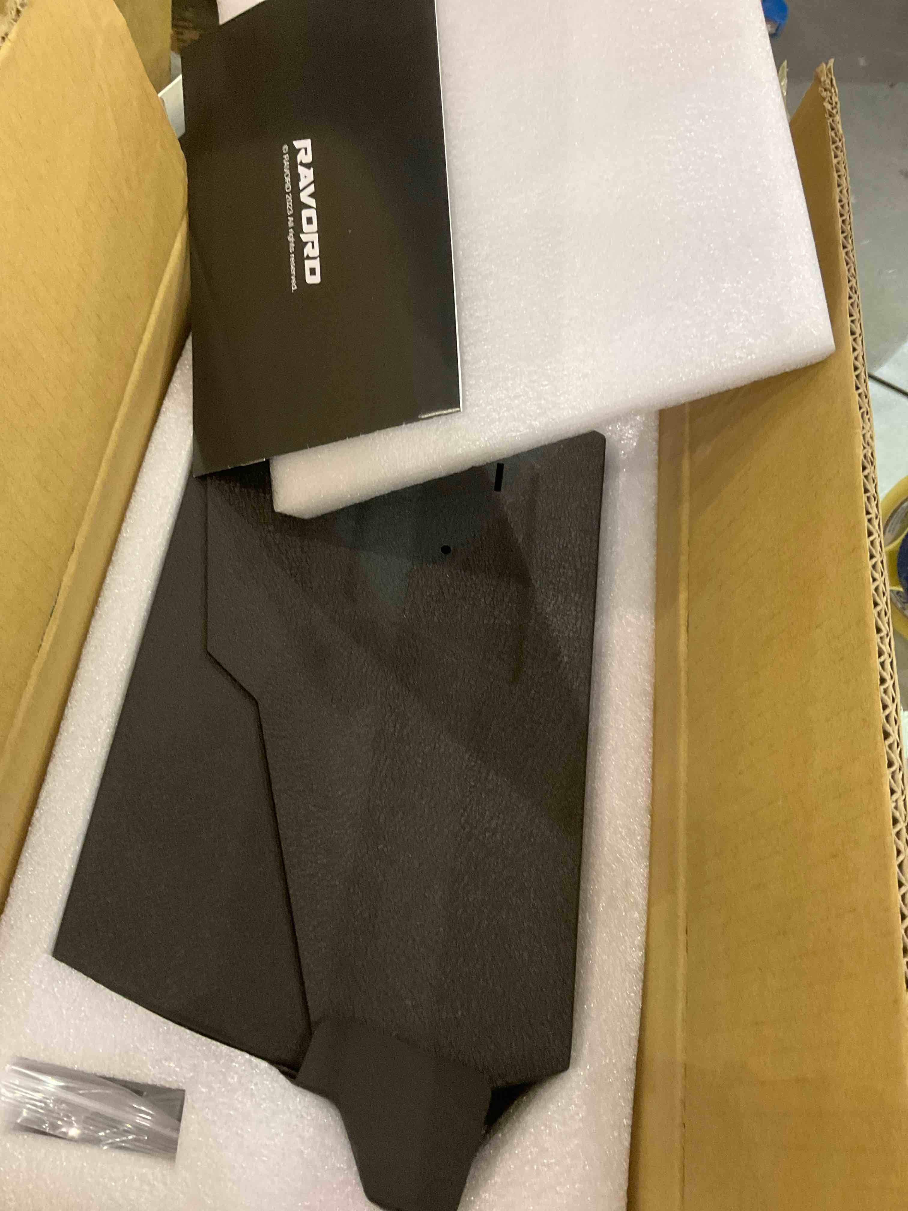 https://s3.amazonaws.com/lotting-images-prod/bidfta/EXS00724218_1703861131682.jpeg