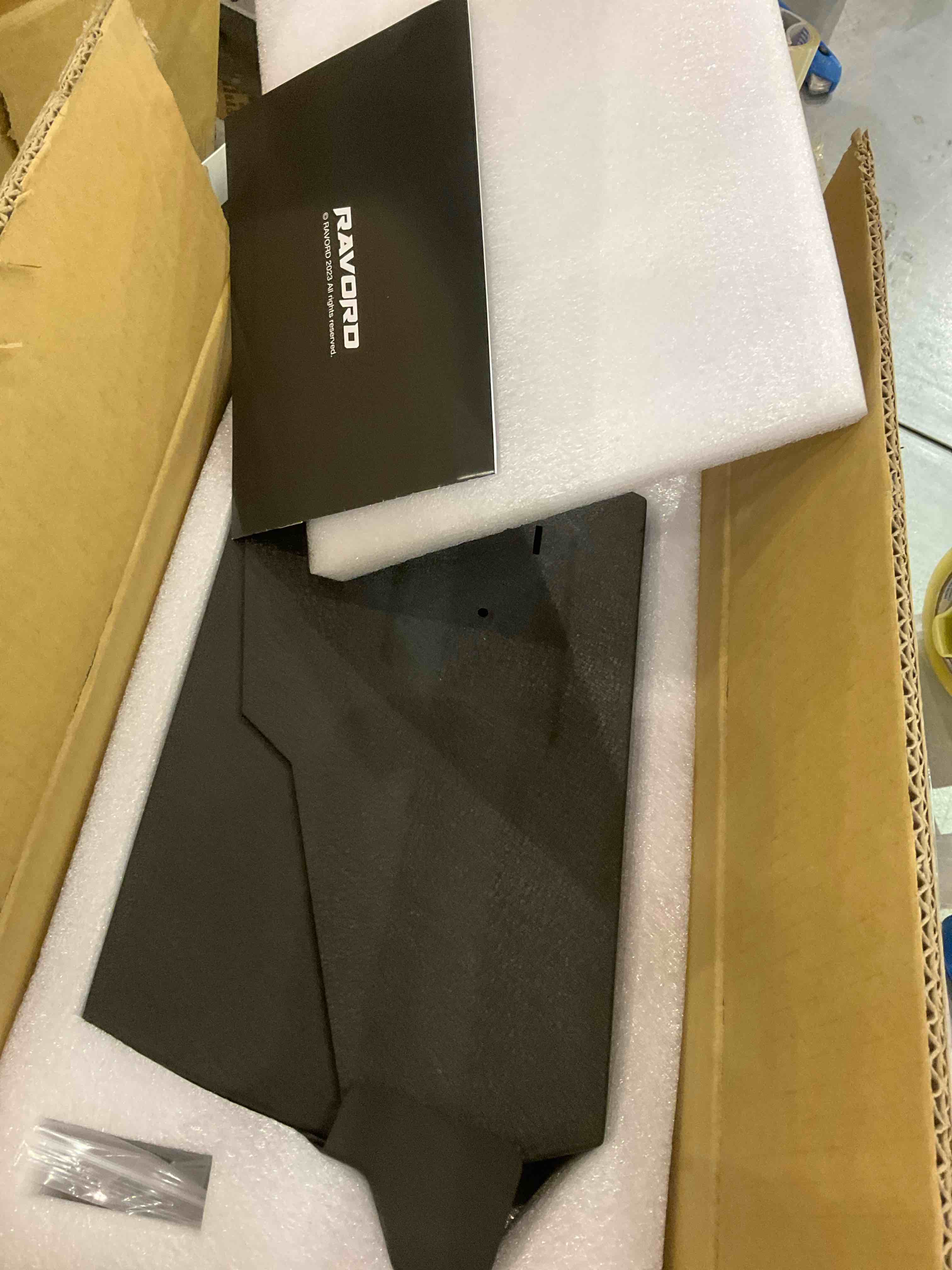 https://s3.amazonaws.com/lotting-images-prod/bidfta/EXS00724218_1703861133093.jpeg