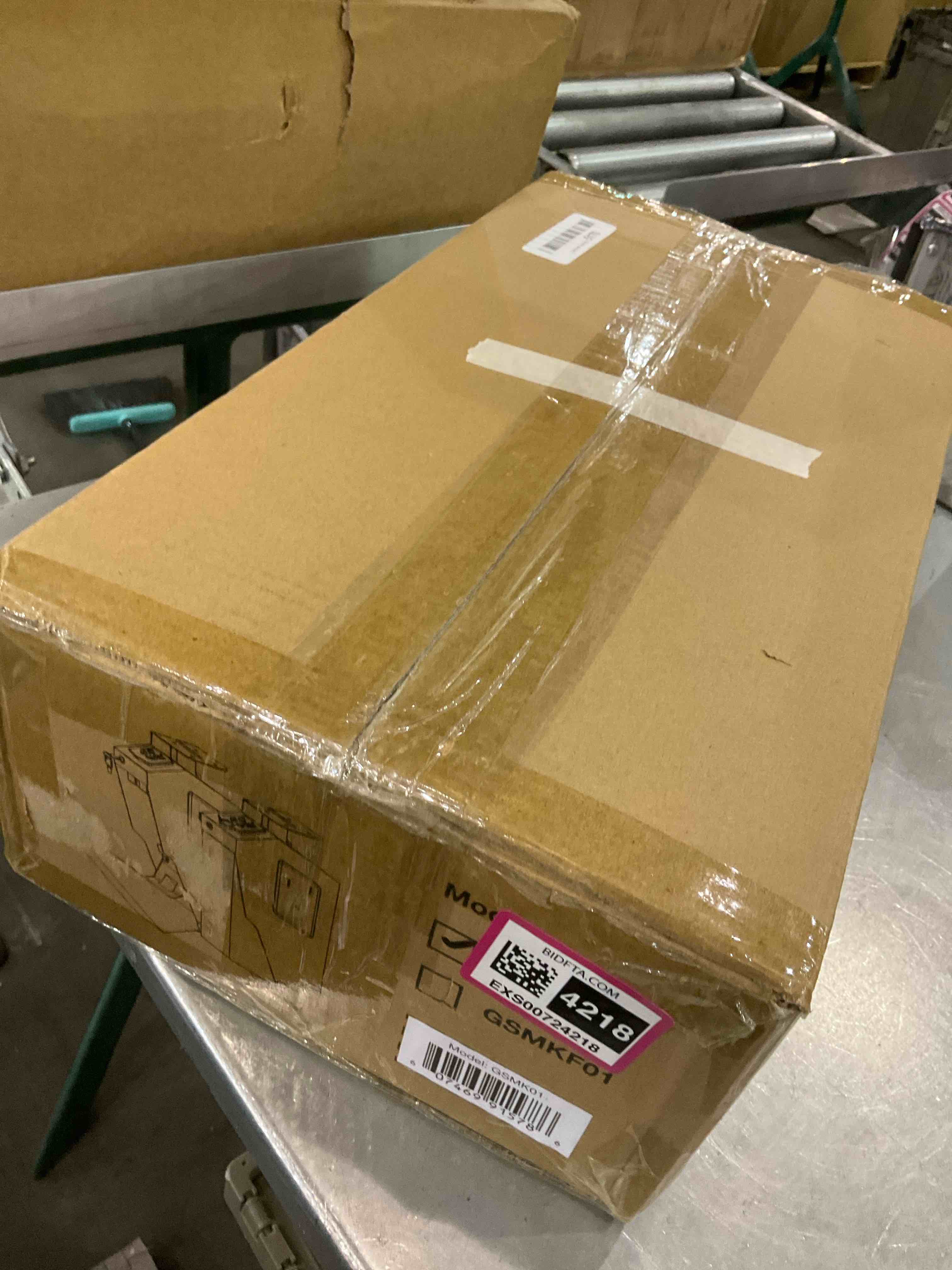 https://s3.amazonaws.com/lotting-images-prod/bidfta/EXS00724218_1703861149210.jpeg