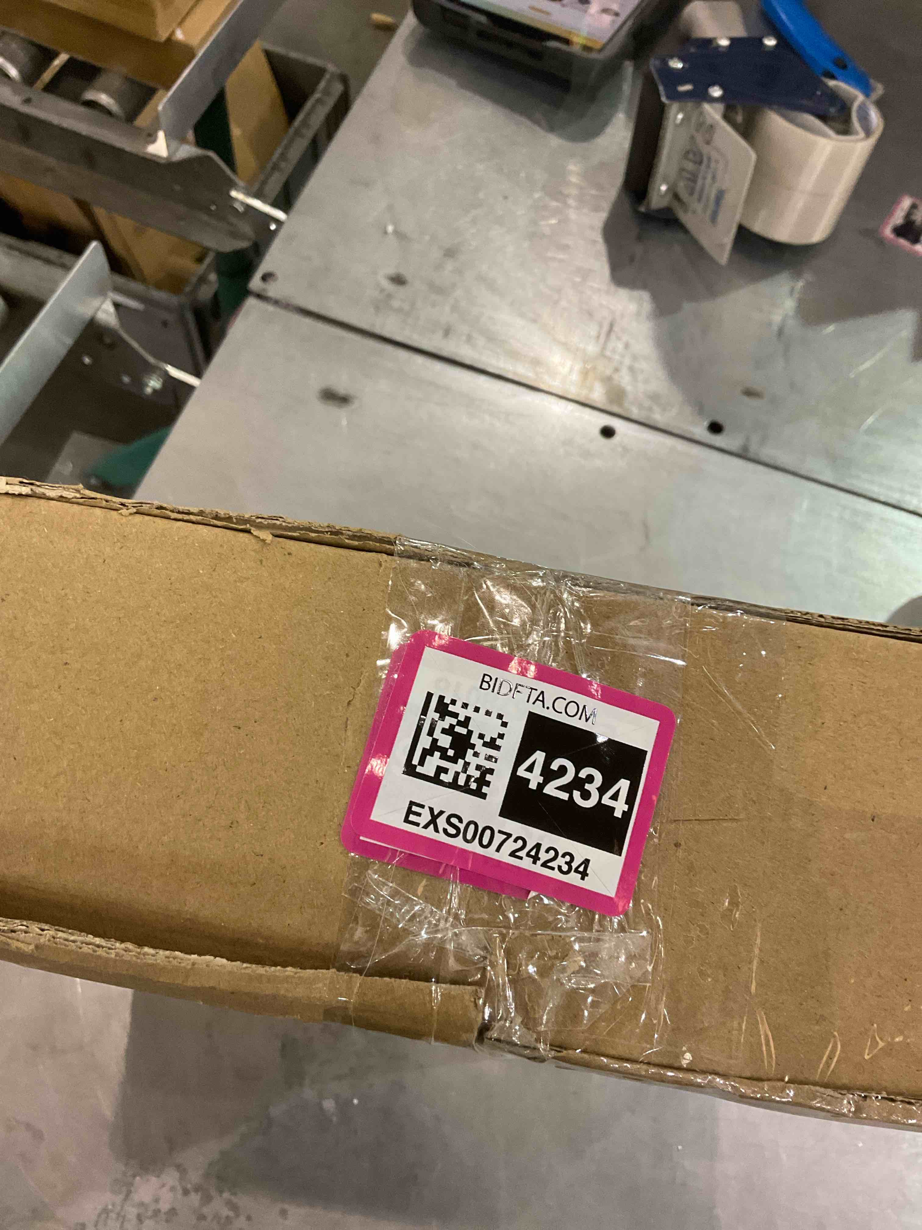 https://s3.amazonaws.com/lotting-images-prod/bidfta/EXS00724234_1703867609035.jpeg