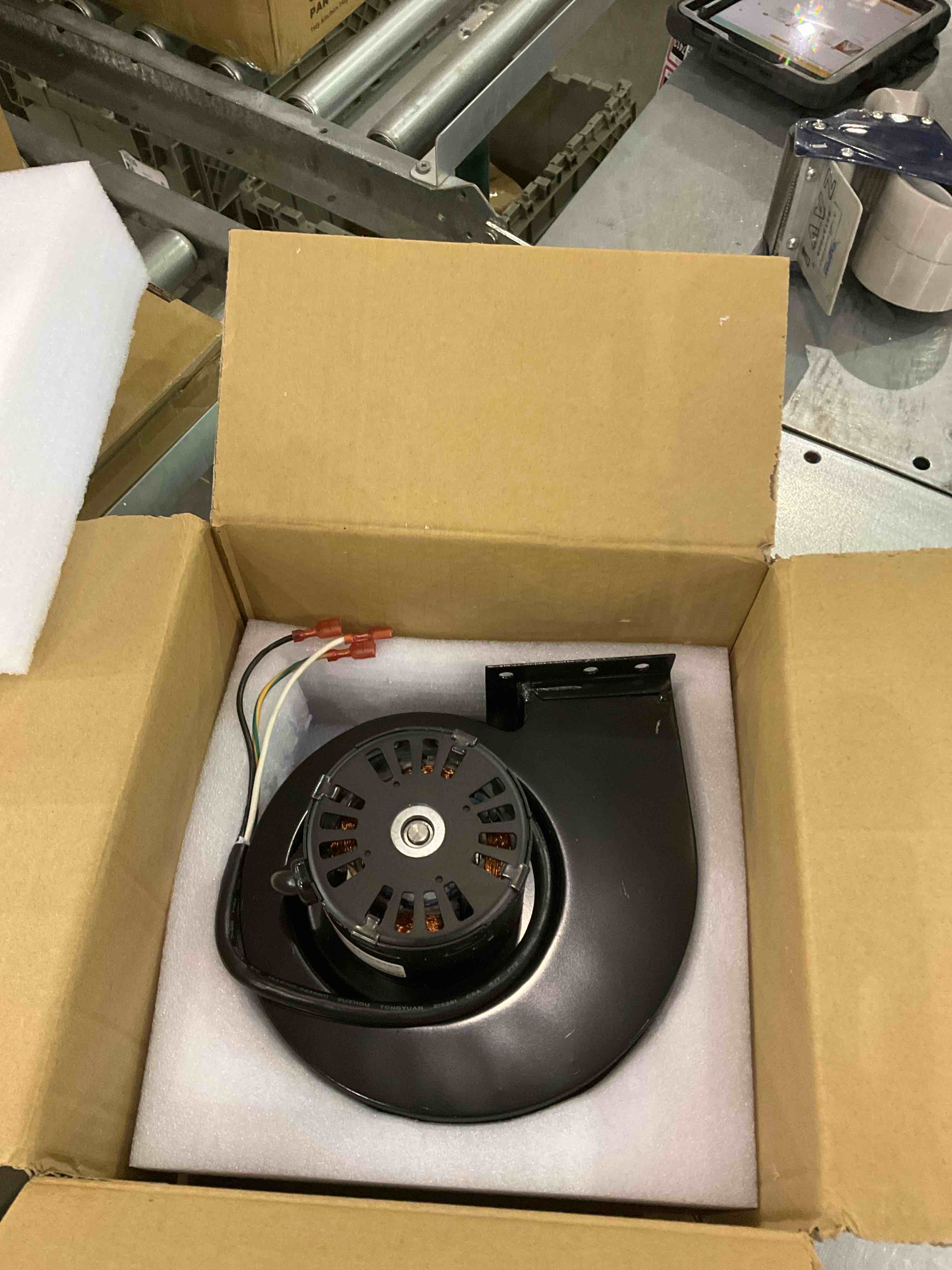 https://s3.amazonaws.com/lotting-images-prod/bidfta/EXS00724240_1703872203002.jpeg