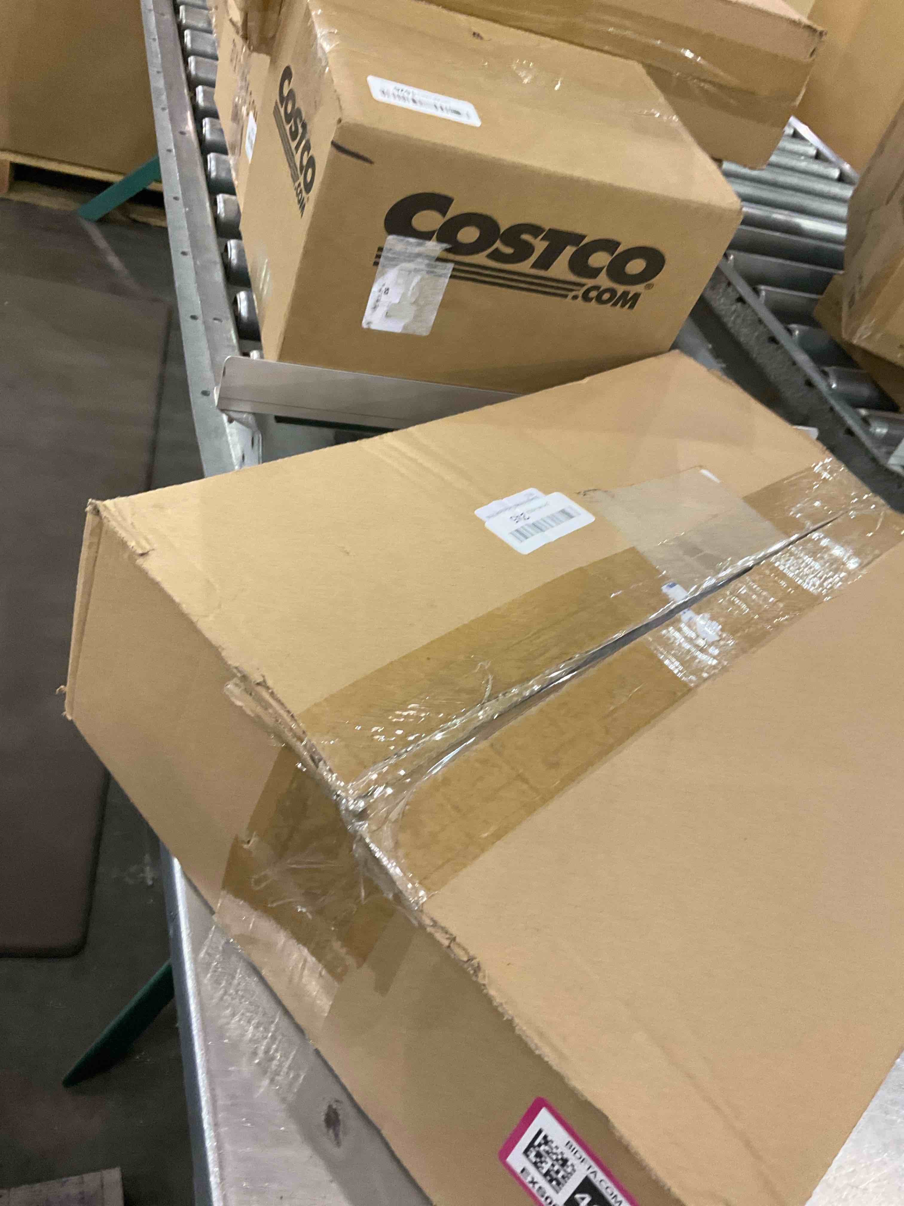 https://s3.amazonaws.com/lotting-images-prod/bidfta/EXS00724249_1703873085267.jpeg