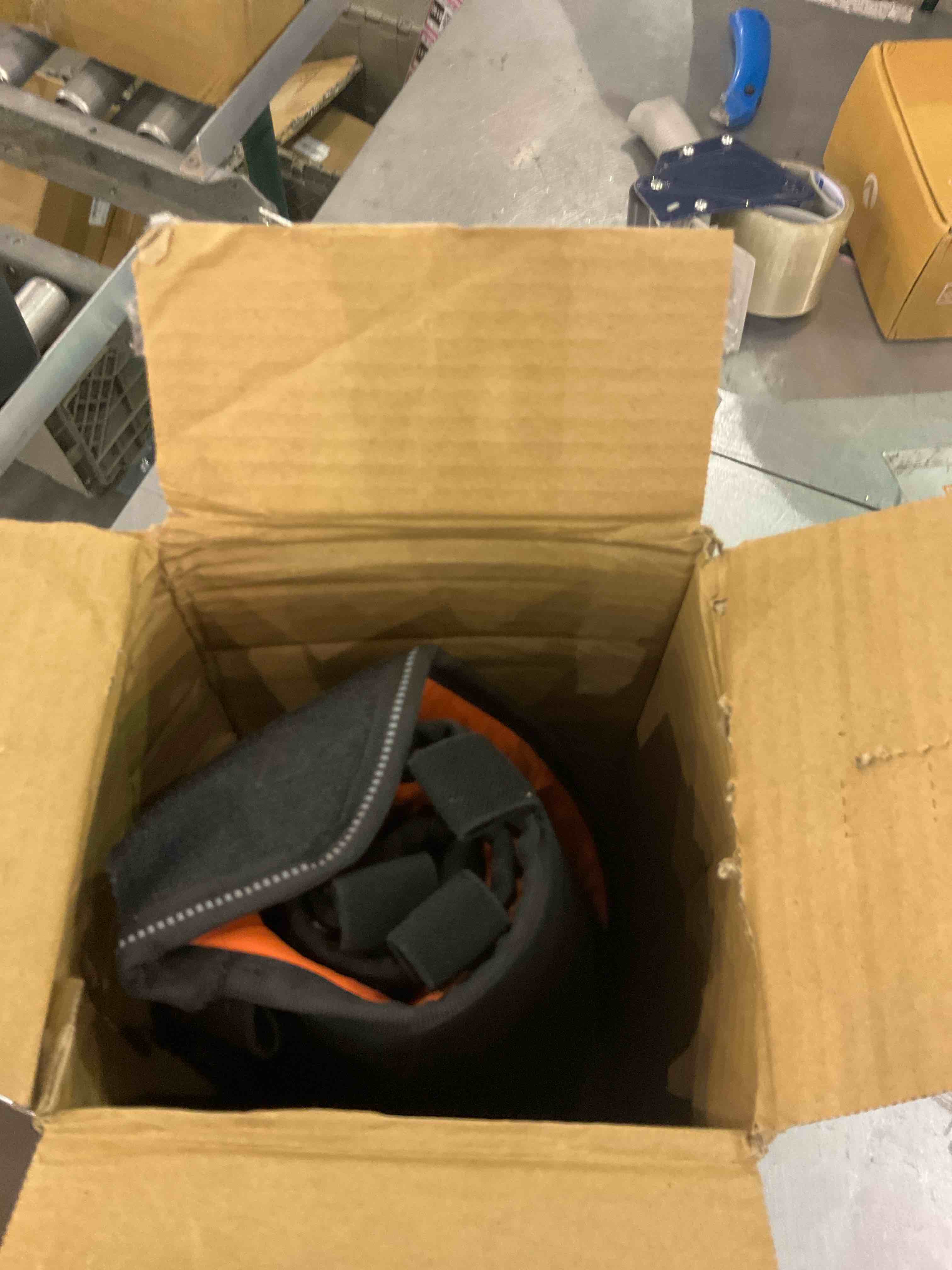 https://s3.amazonaws.com/lotting-images-prod/bidfta/EXS00724346_1704292071083.jpeg
