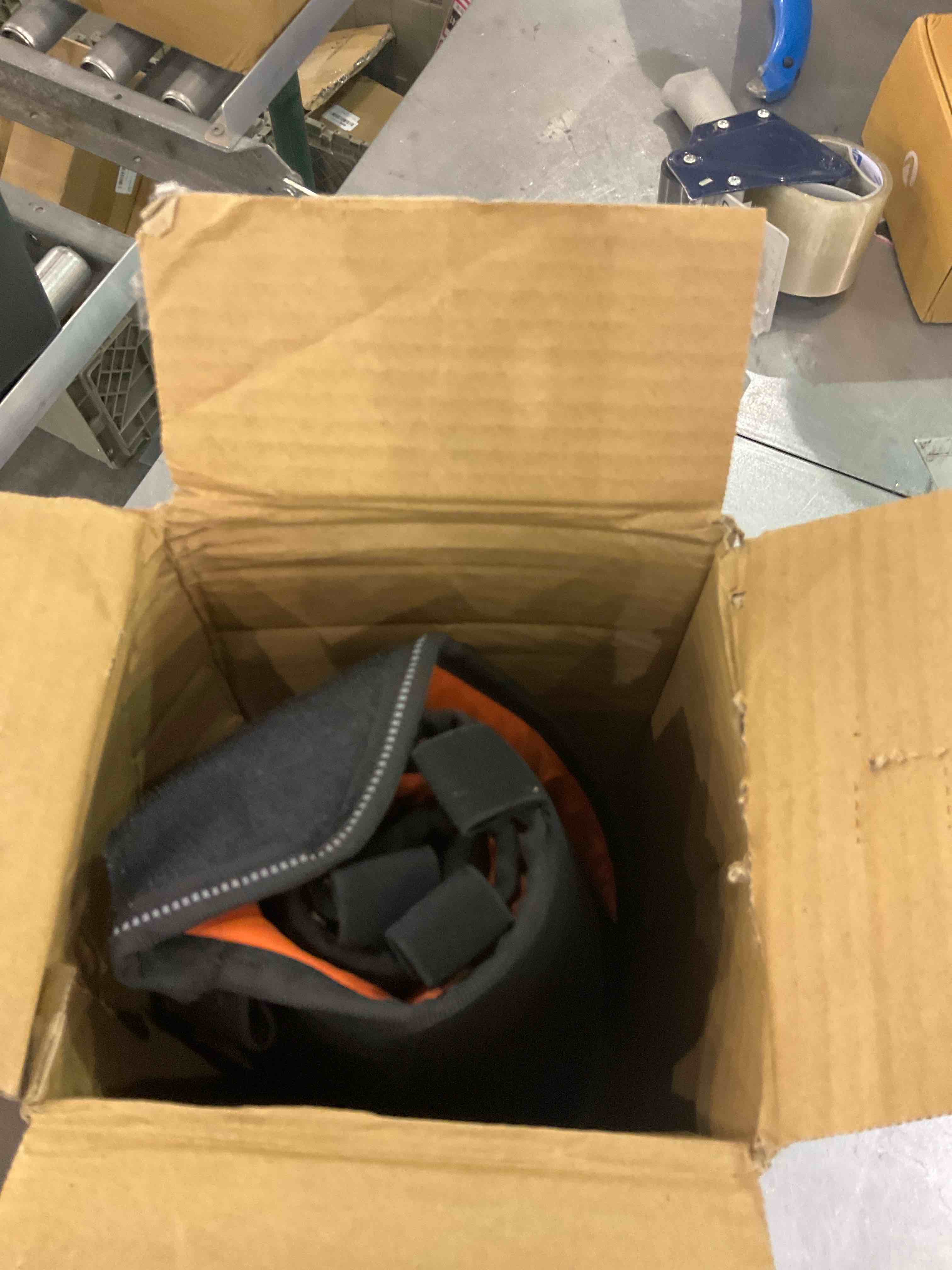 https://s3.amazonaws.com/lotting-images-prod/bidfta/EXS00724346_1704292072136.jpeg