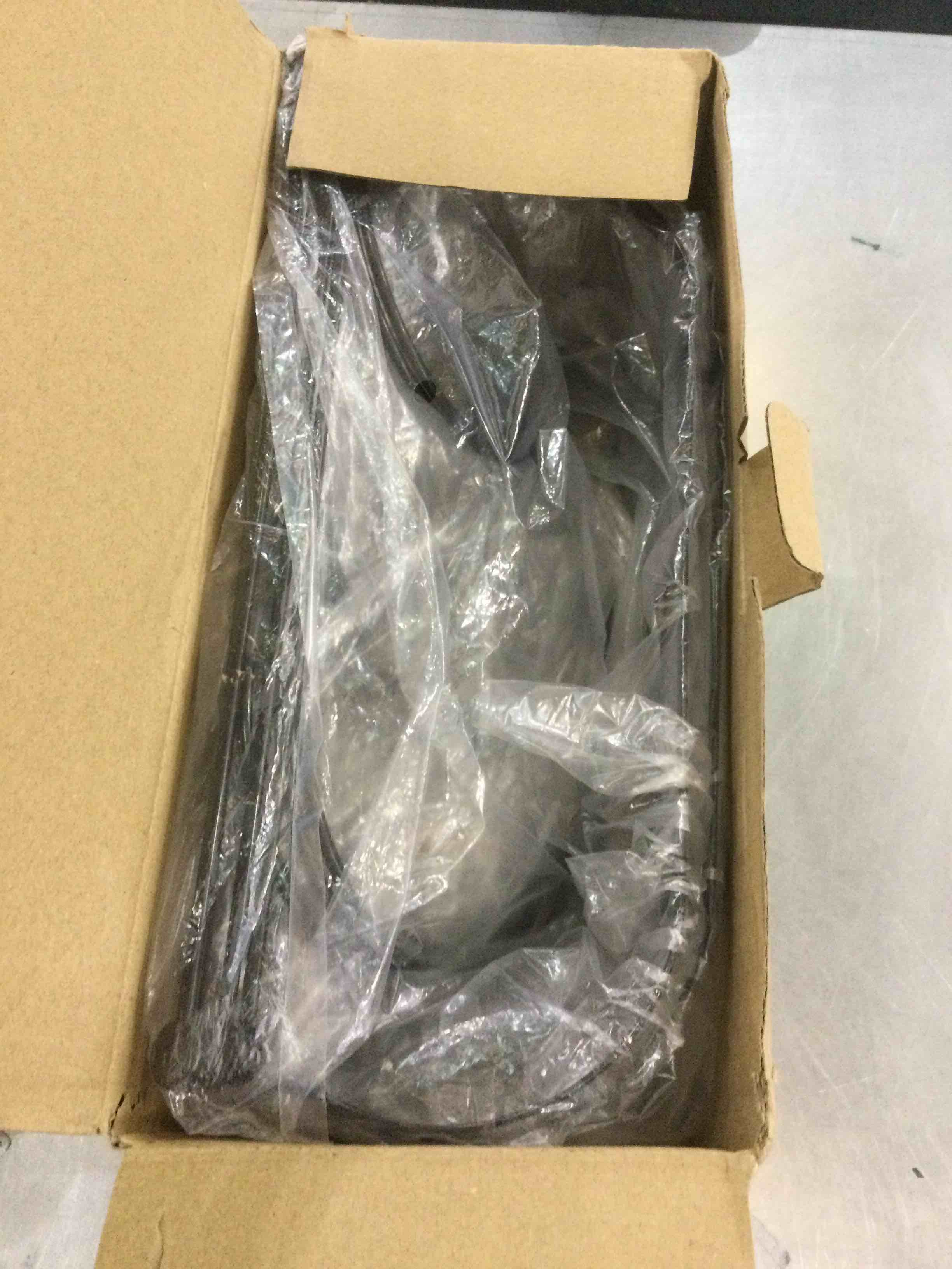 https://s3.amazonaws.com/lotting-images-prod/bidfta/EXS00724694_1703691127077.jpeg