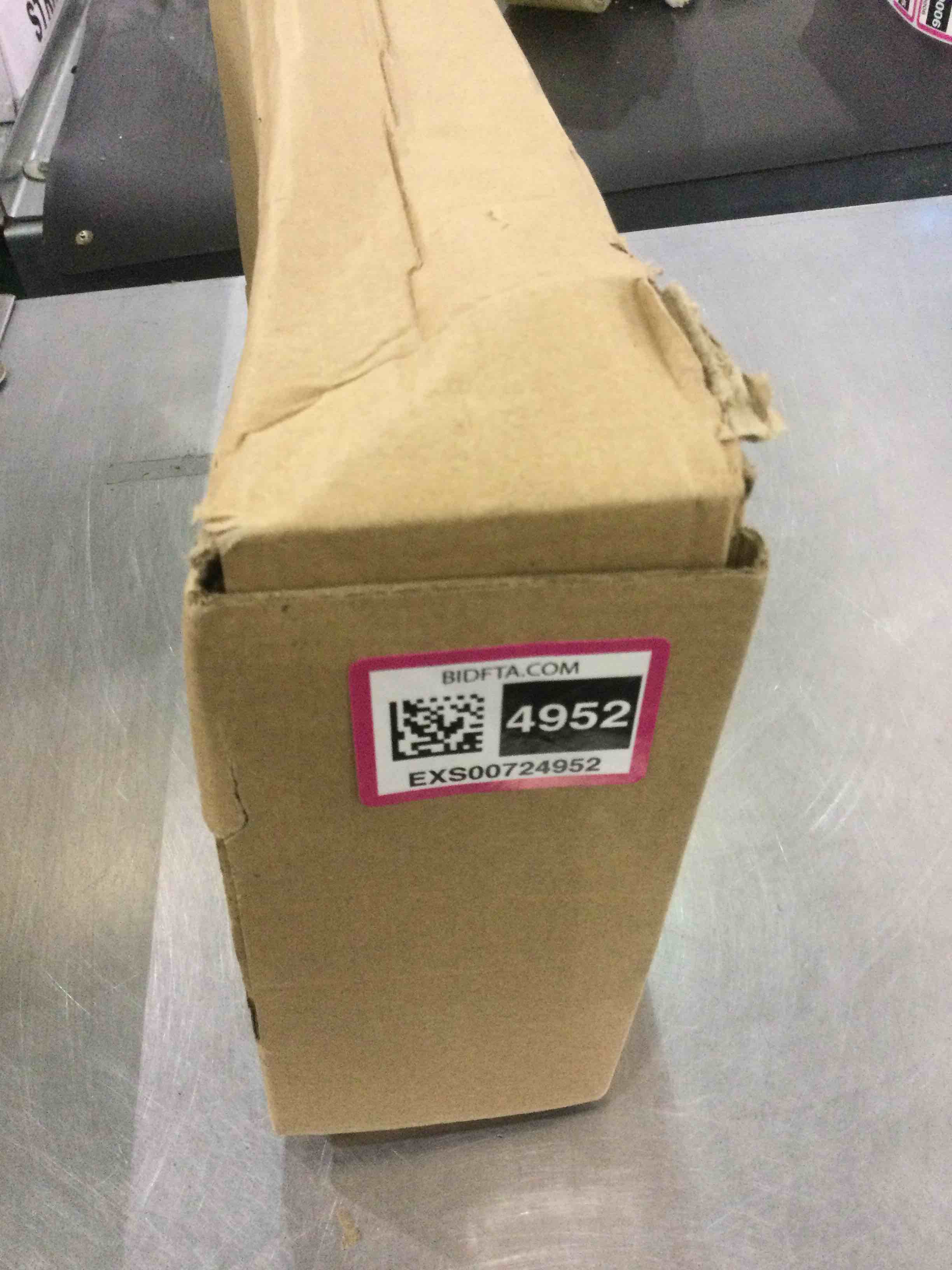 https://s3.amazonaws.com/lotting-images-prod/bidfta/EXS00724952_1703867714234.jpeg