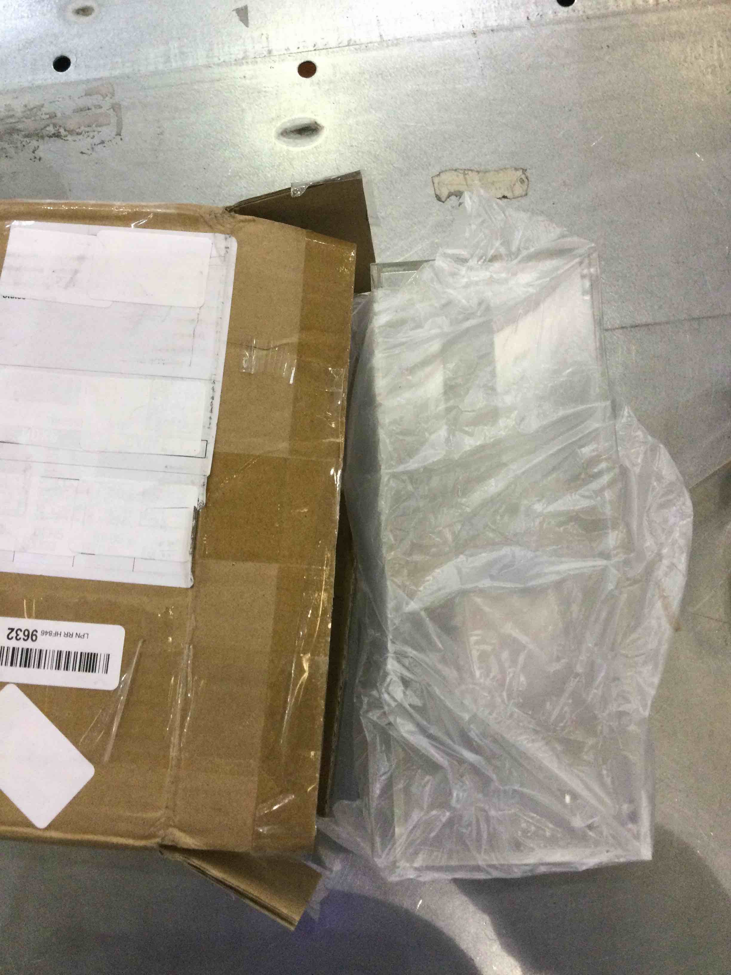 https://s3.amazonaws.com/lotting-images-prod/bidfta/EXS00725010_1703182668440.jpeg