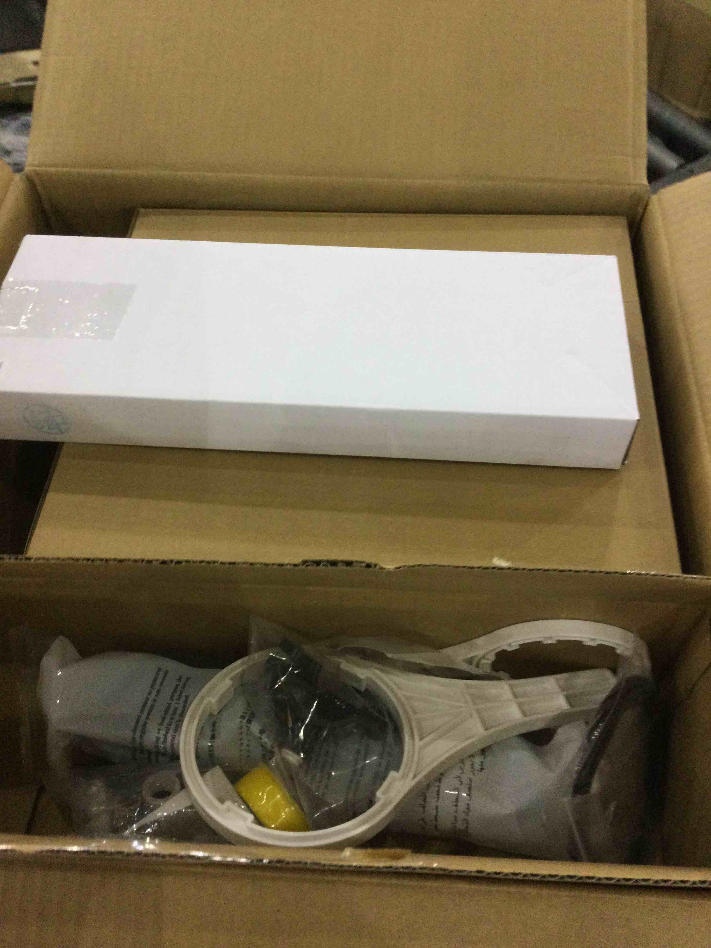 https://s3.amazonaws.com/lotting-images-prod/bidfta/EXS00725059_1703247692335.jpeg