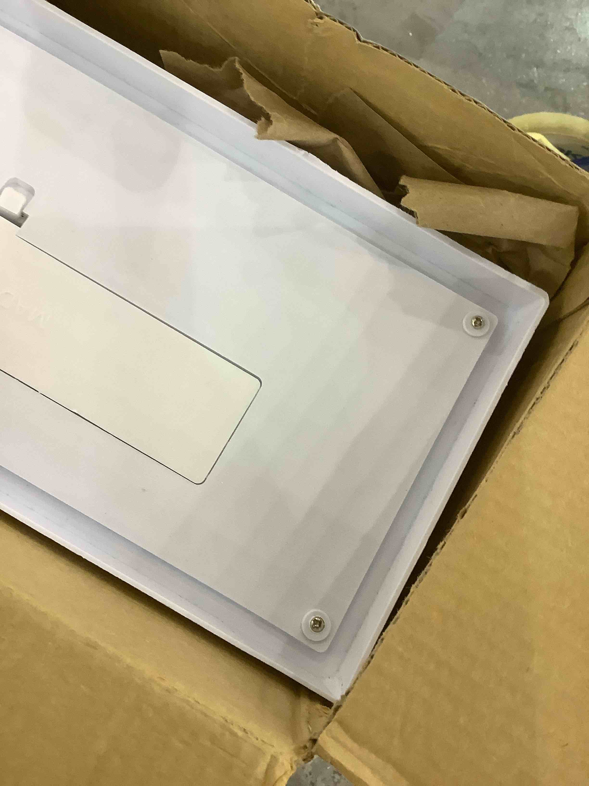 https://s3.amazonaws.com/lotting-images-prod/bidfta/EXS00726813_1704390540371.jpeg