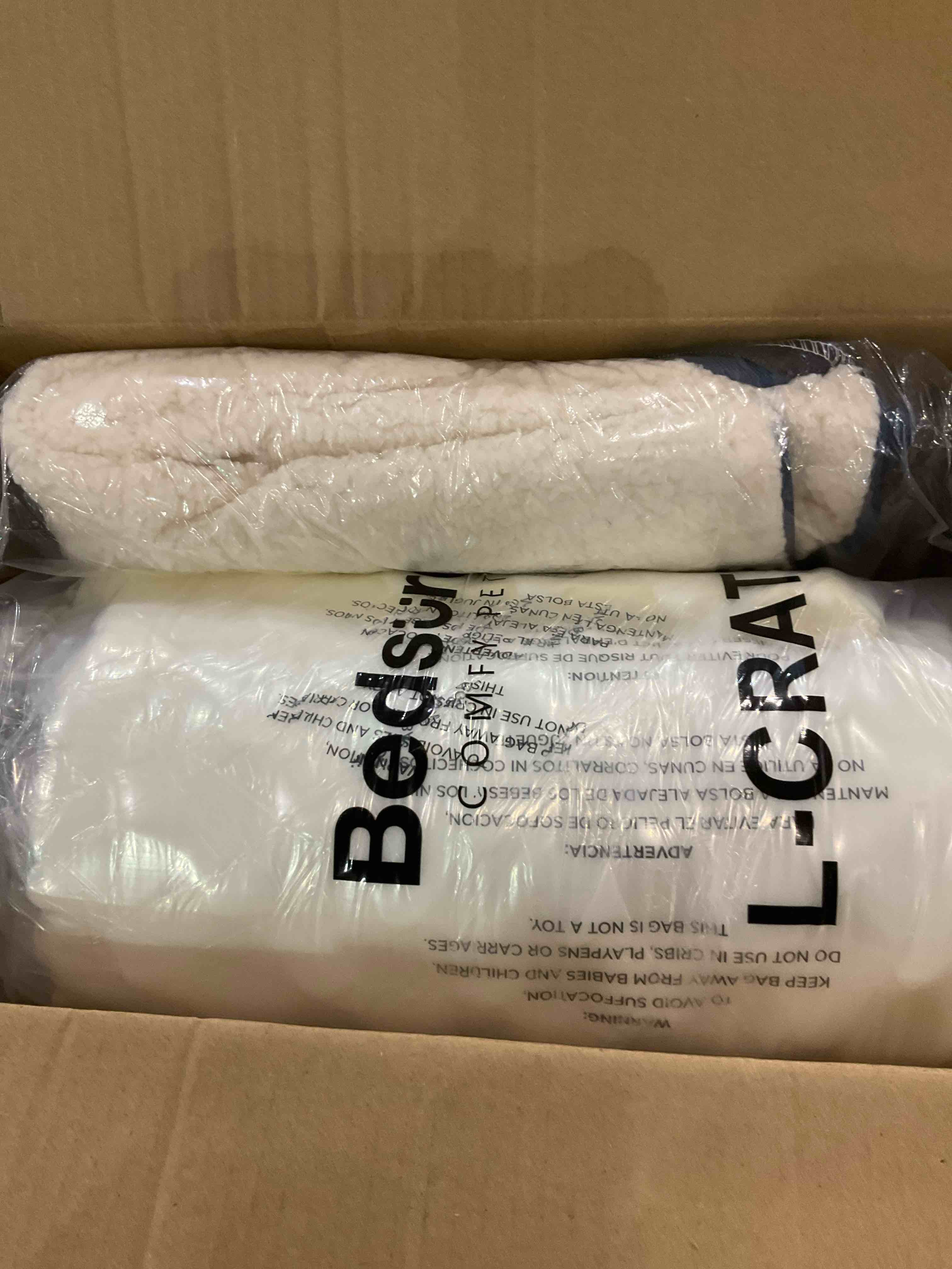 https://s3.amazonaws.com/lotting-images-prod/bidfta/EXS00727340_1703861427677.jpeg