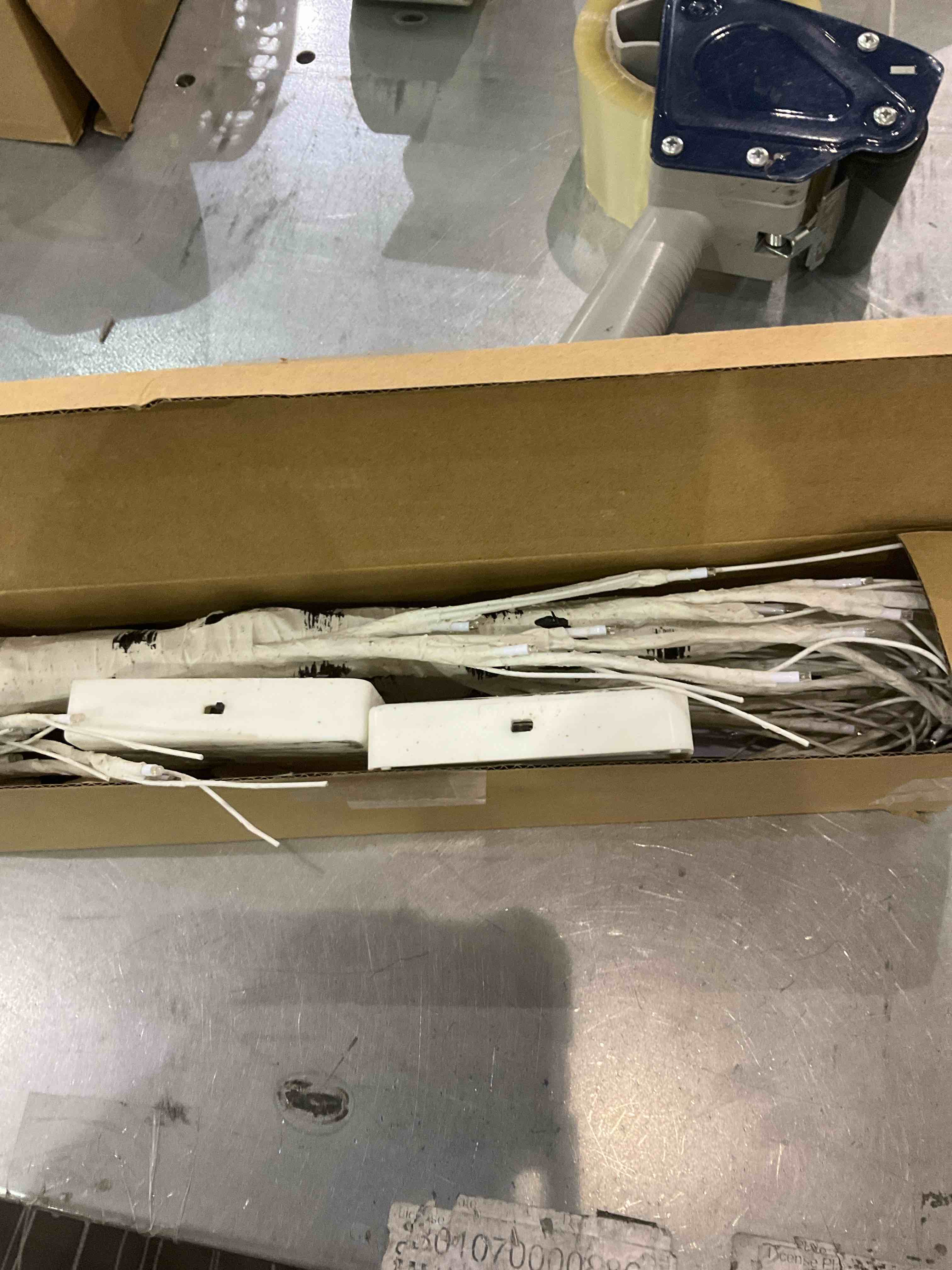 https://s3.amazonaws.com/lotting-images-prod/bidfta/EXS00727413_1703873634822.jpeg