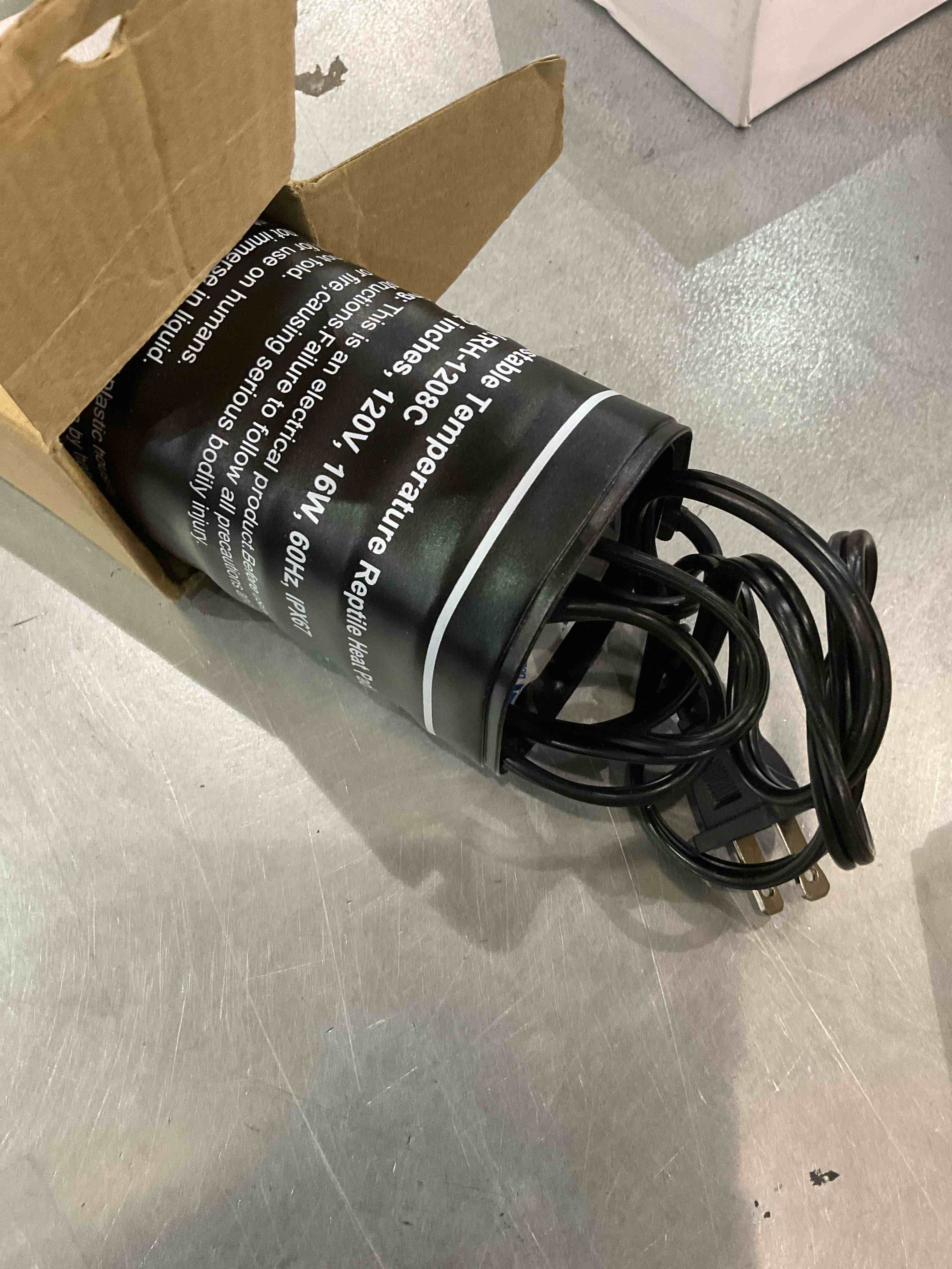 https://s3.amazonaws.com/lotting-images-prod/bidfta/EXS00727455_1703880185047.jpeg