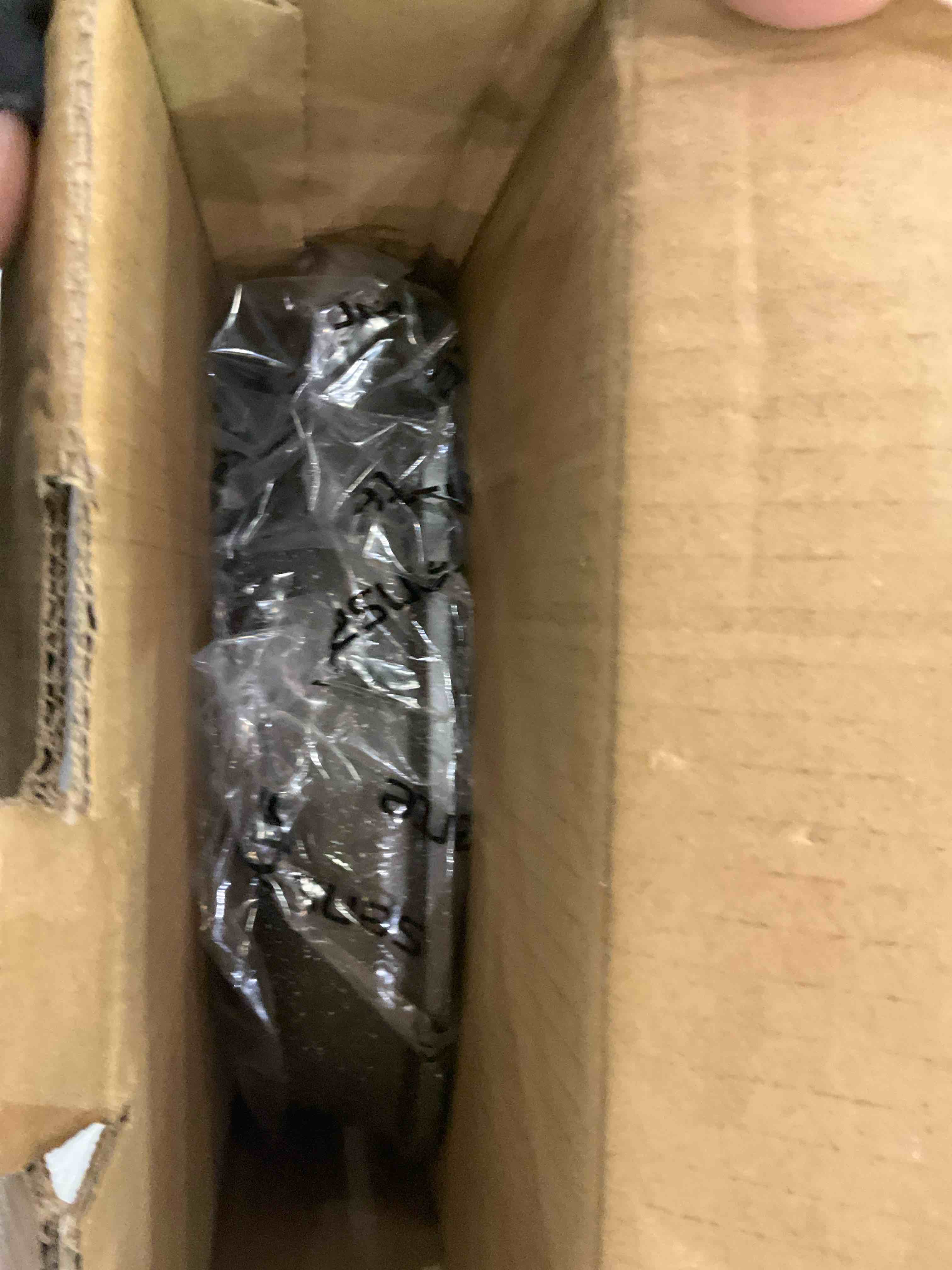 https://s3.amazonaws.com/lotting-images-prod/bidfta/EXS00727510_1704391784225.jpeg