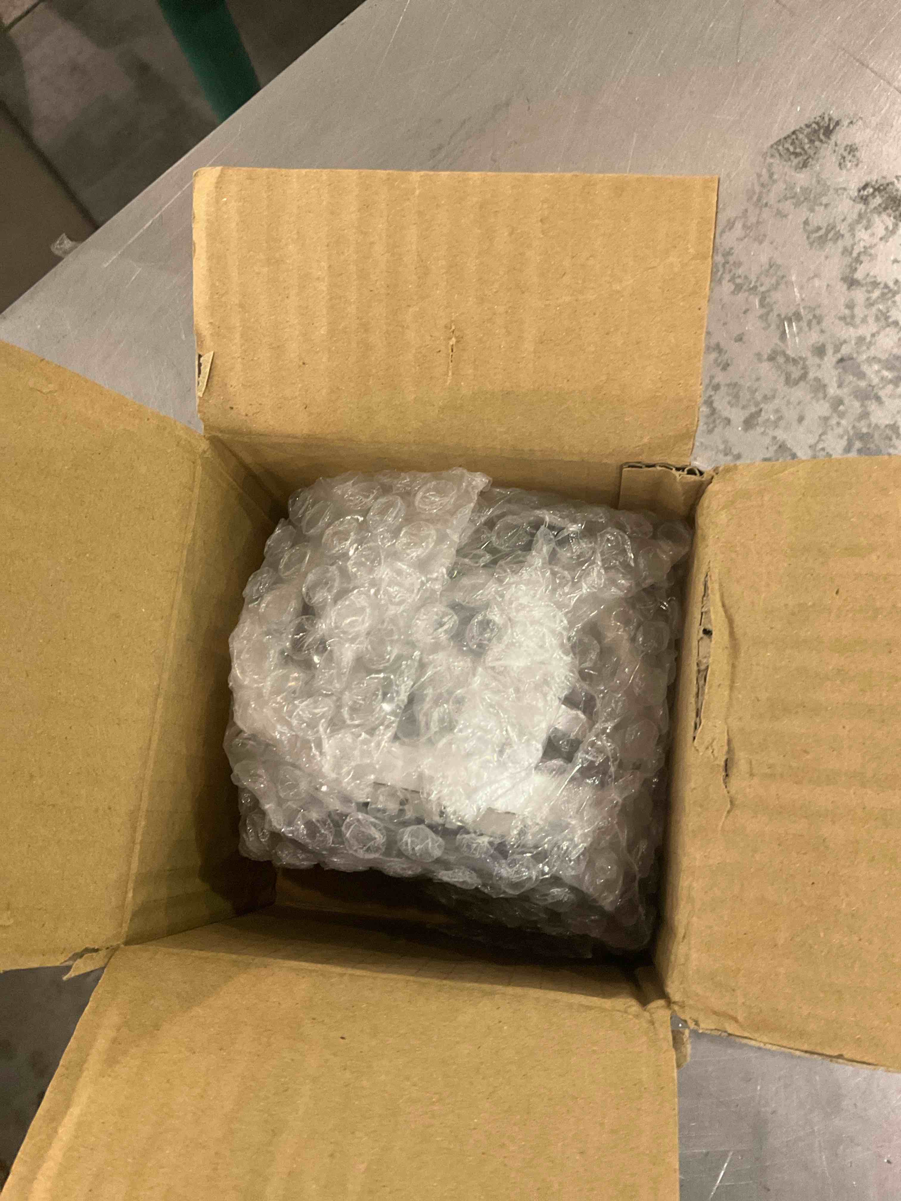 https://s3.amazonaws.com/lotting-images-prod/bidfta/EXS00727743_1704725258968.jpeg