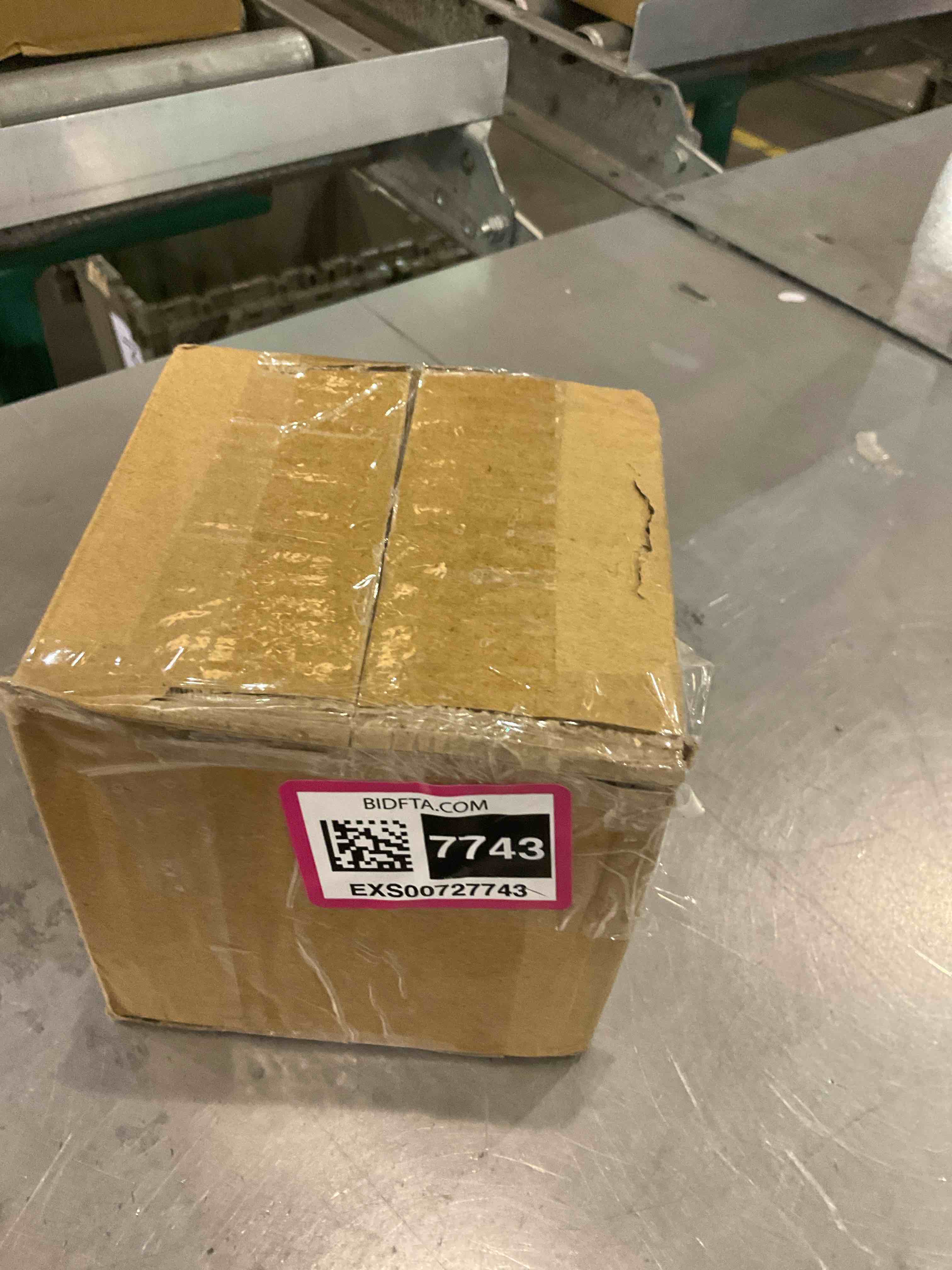 https://s3.amazonaws.com/lotting-images-prod/bidfta/EXS00727743_1704725282294.jpeg