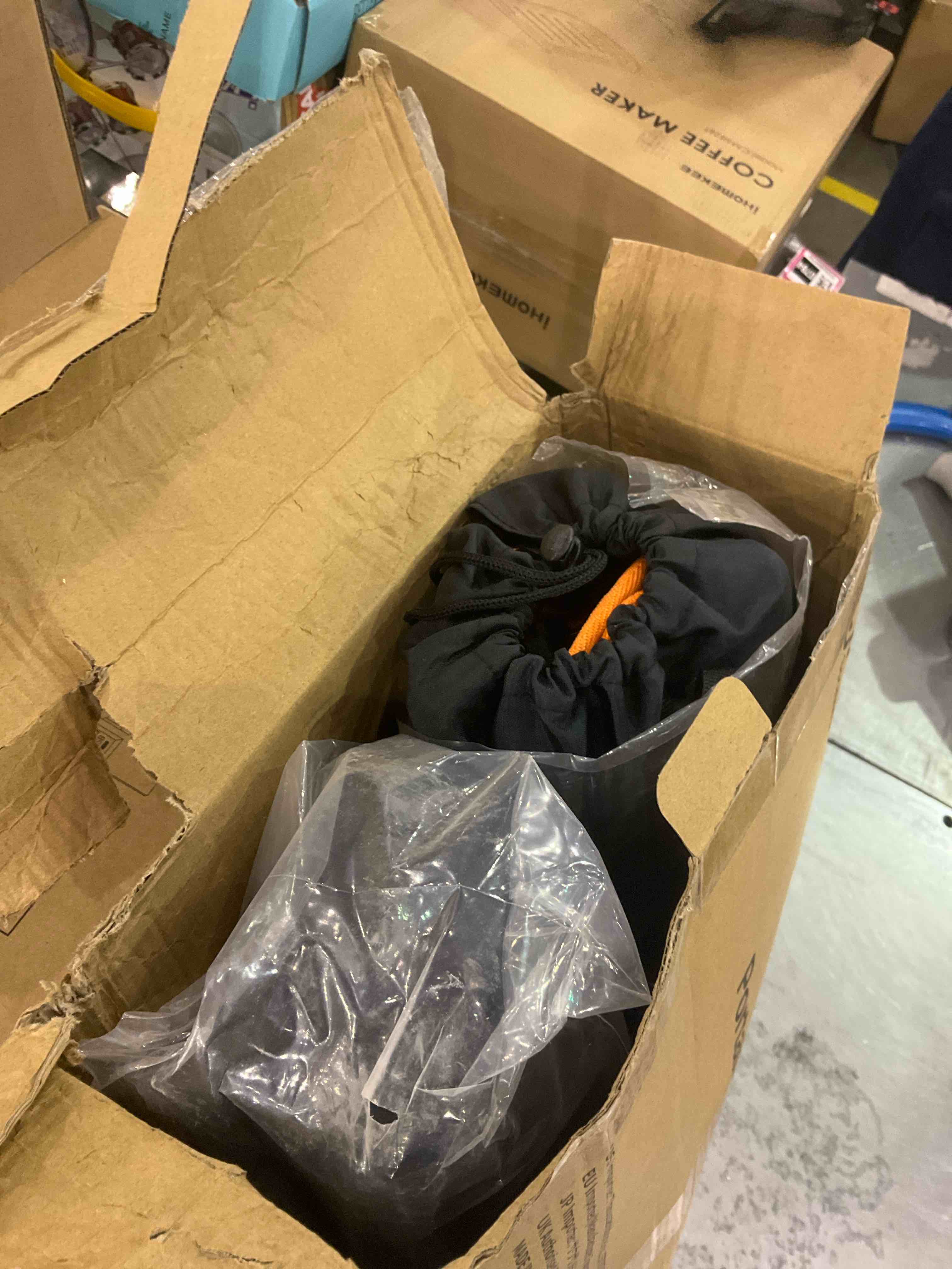 https://s3.amazonaws.com/lotting-images-prod/bidfta/EXS00727958_1704804563898.jpeg